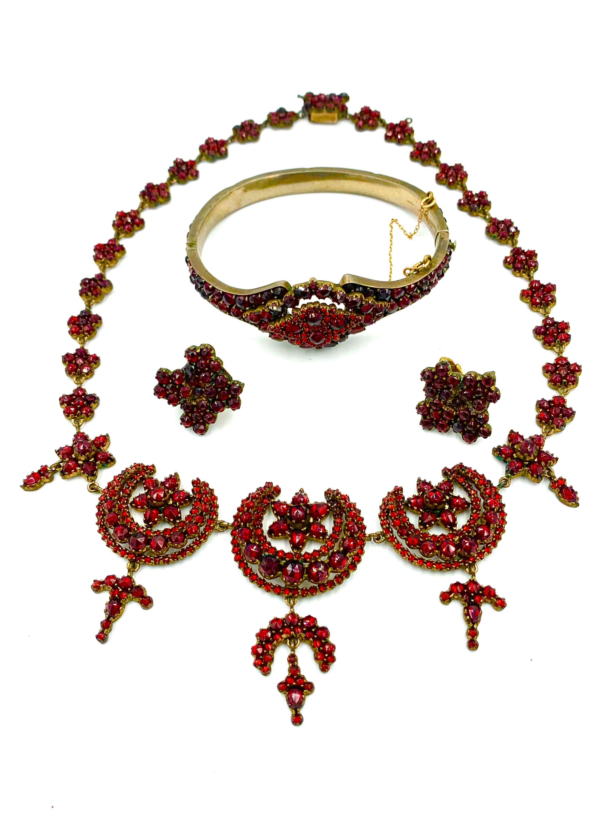 Collier, bracelet et boucles d'oreilles en grenat de Bohème, étoile de lune, qualité musée victorien en vente 8