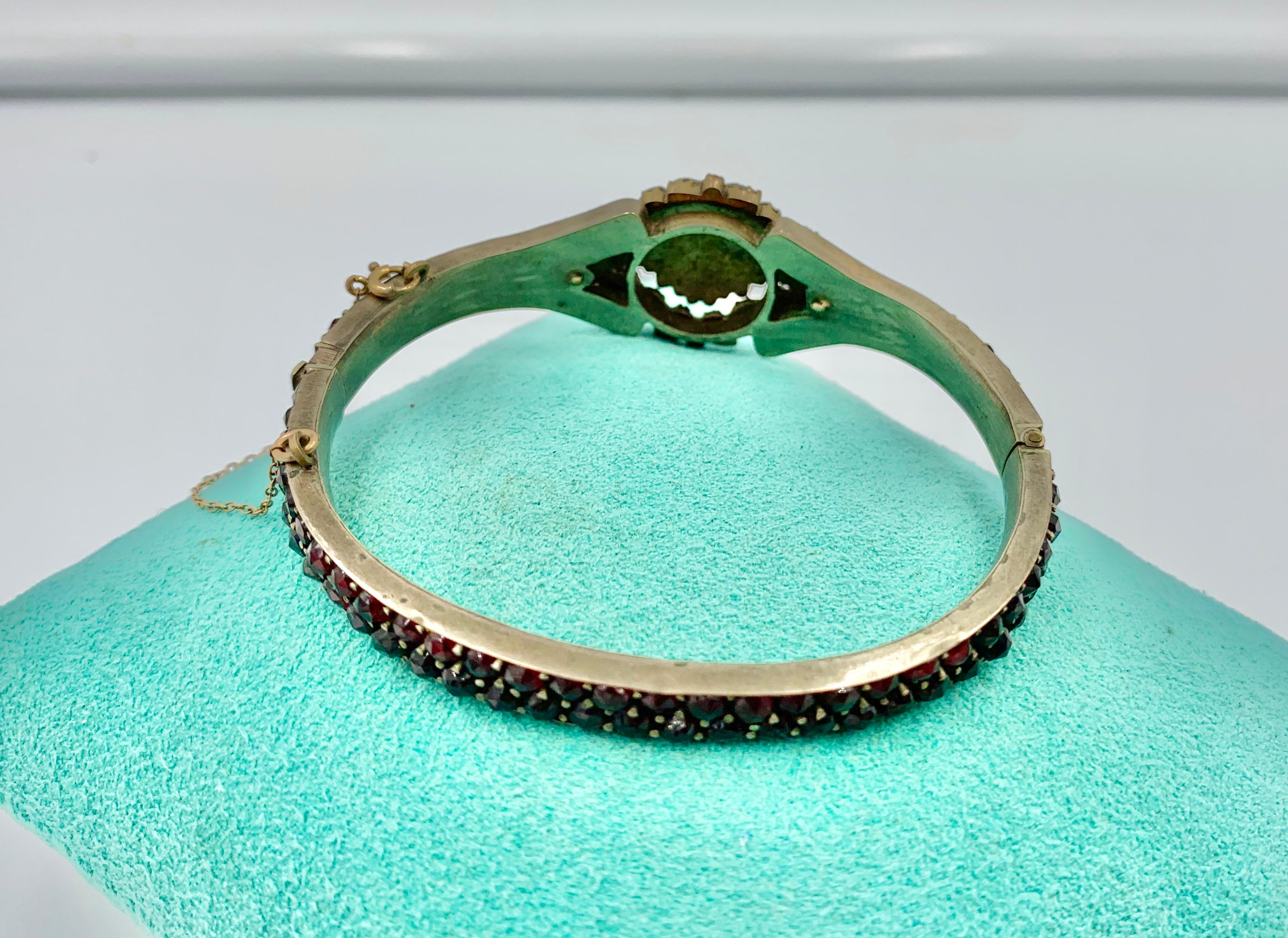 Collier, bracelet et boucles d'oreilles en grenat de Bohème, étoile de lune, qualité musée victorien en vente 11