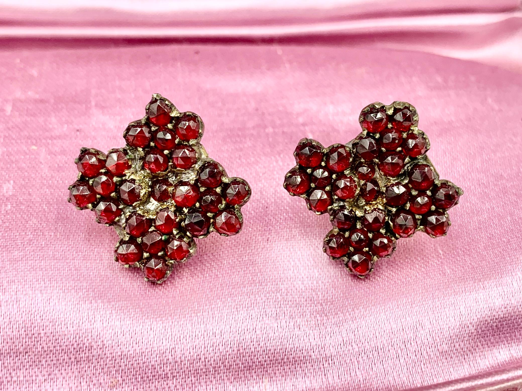 Bohemian Garnet Necklace Bracelet Earrings Star Moon Victorian Museum Quality For Sale 11