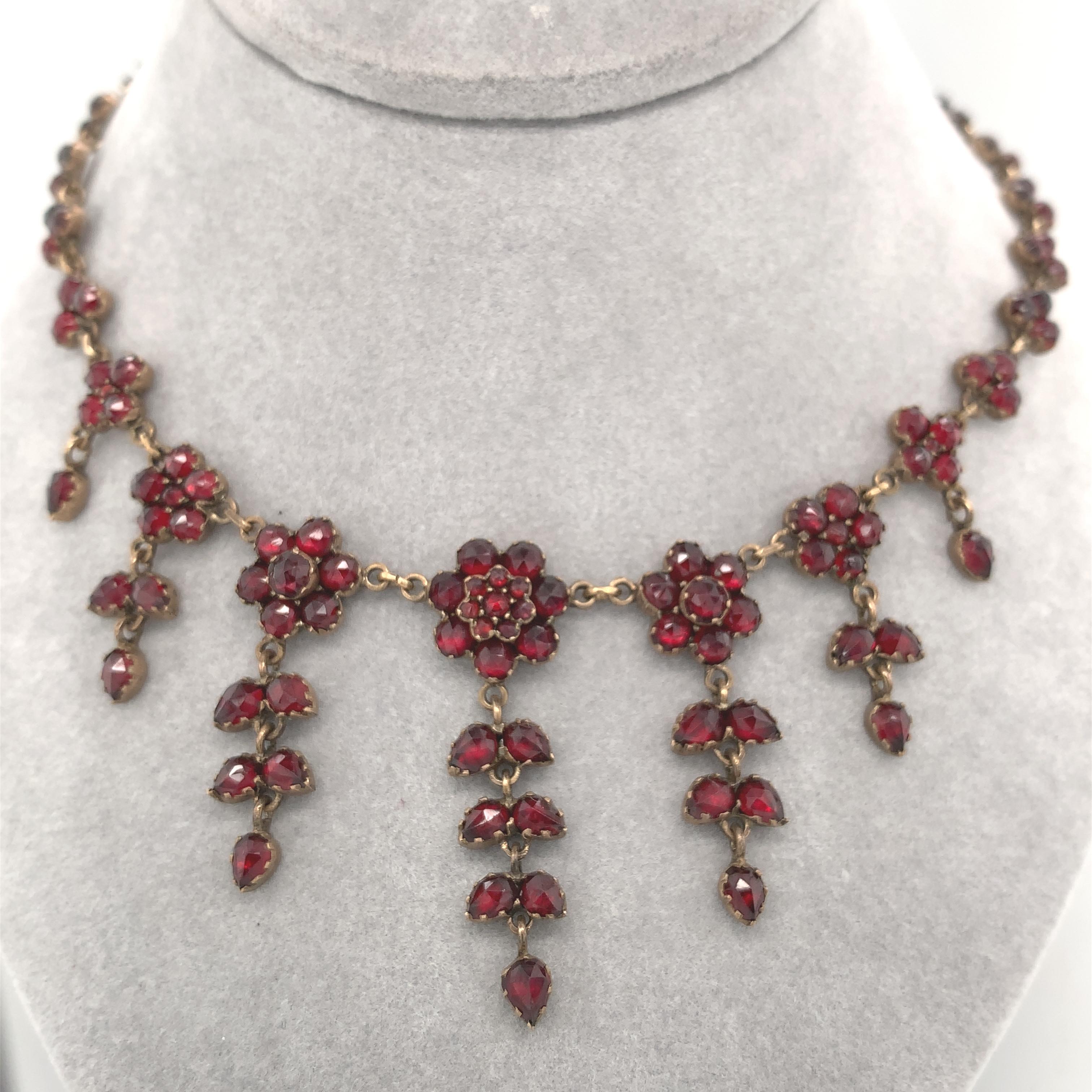 Bohemian Garnet Necklace with 7 drops  For Sale 1