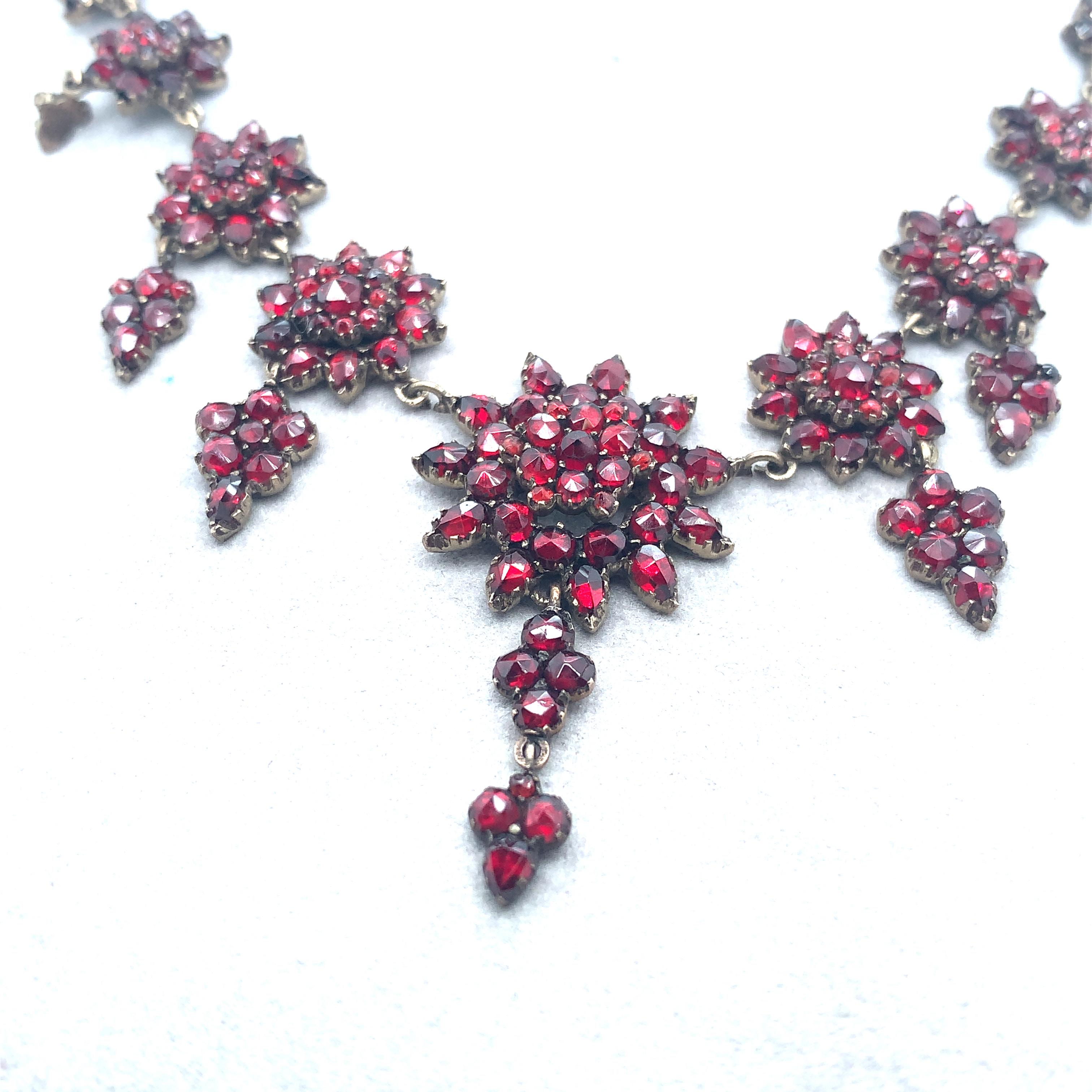 Bohemian Garnet Necklace with 7 Drops Vintage Antique Victorian #J5239 In Good Condition In Big Bend, WI