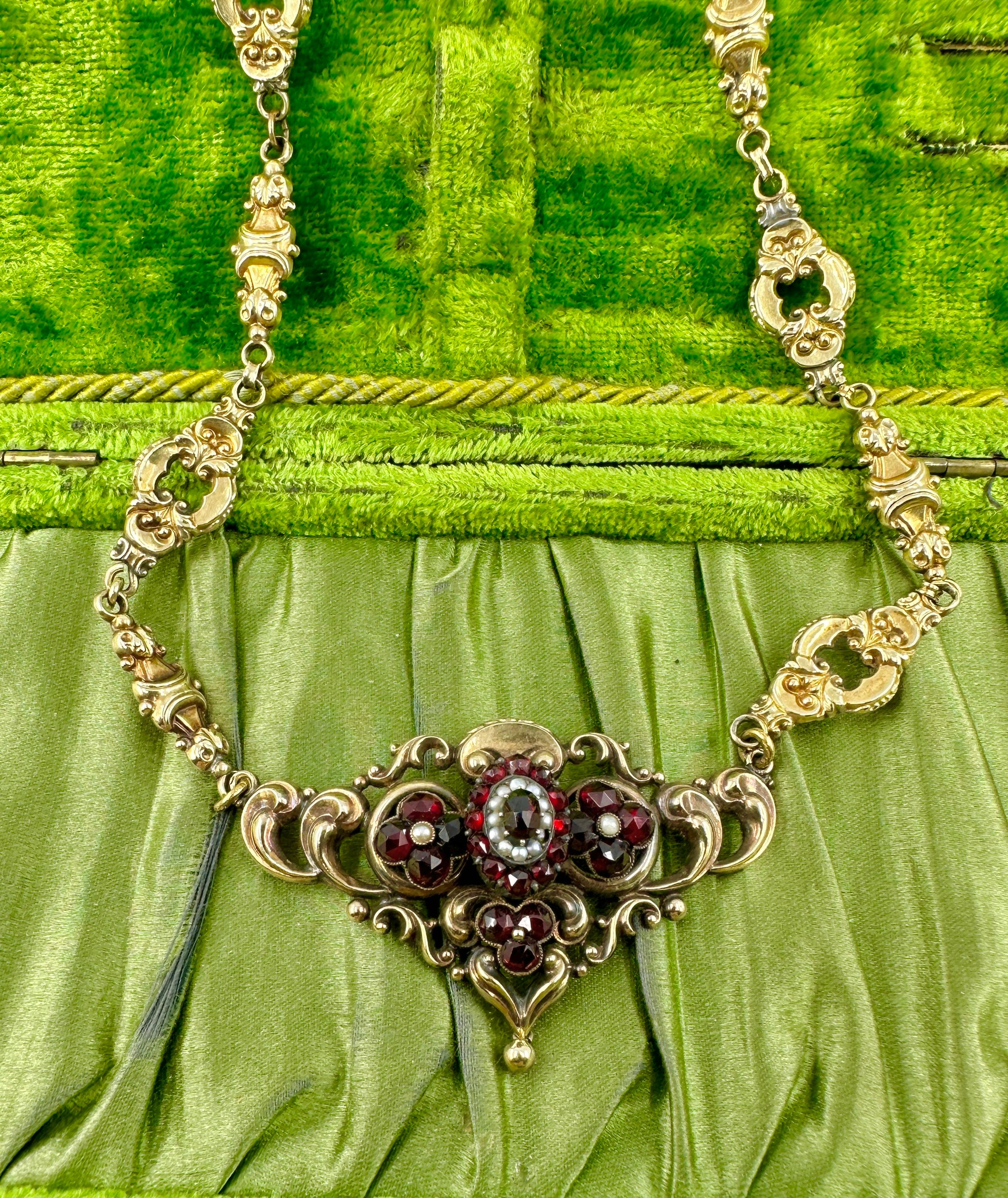 Böhmische Granatperlenkette 14 Karat Gold Viktorianische Belle Epoque CIRCA 1860 (Gemischter Schliff) im Angebot