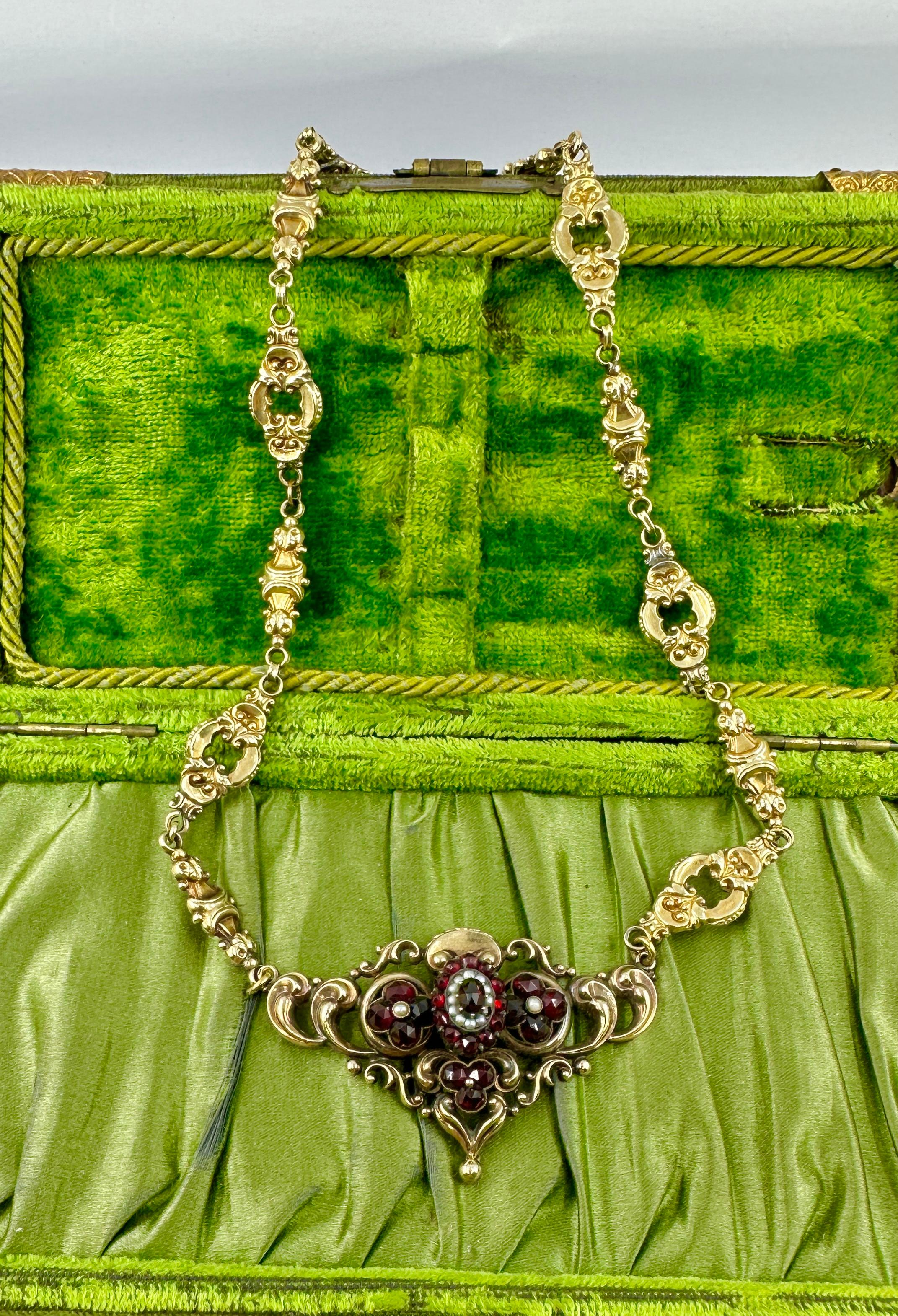 Böhmische Granatperlenkette 14 Karat Gold Viktorianische Belle Epoque CIRCA 1860 im Angebot 1