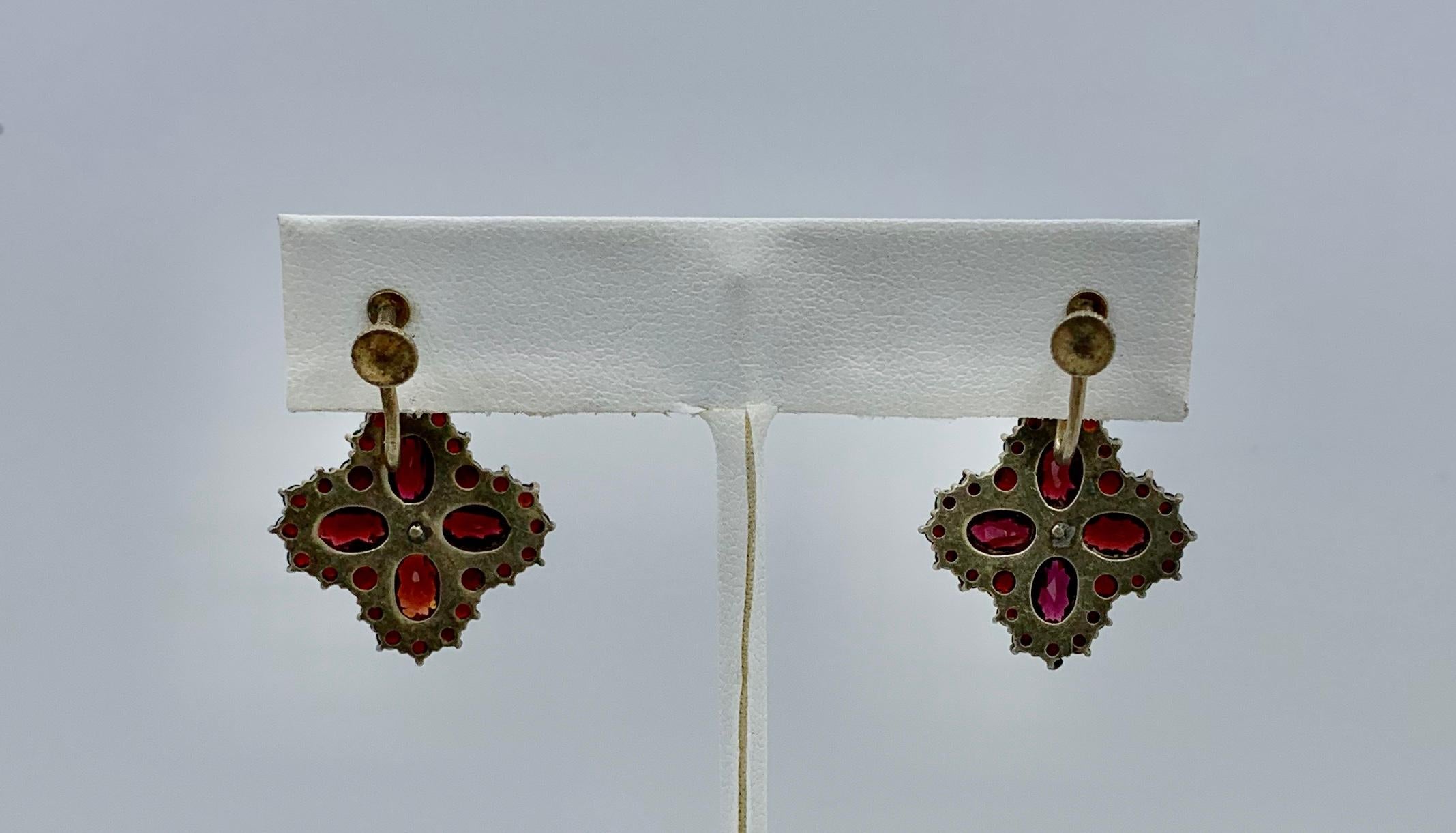 Bohemian Garnet Pendant Necklace Earrings Antique Victorian For Sale 3