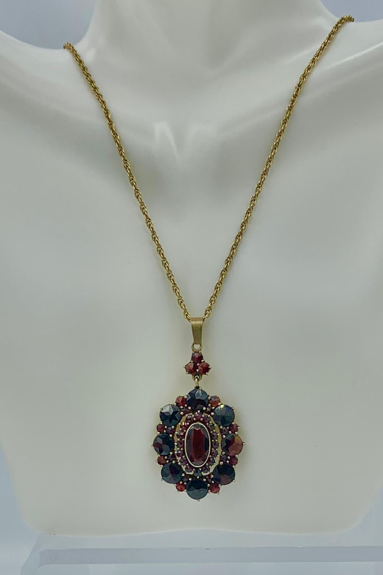 Bohemian Garnet Pendant Necklace Earrings Antique Victorian For Sale 1