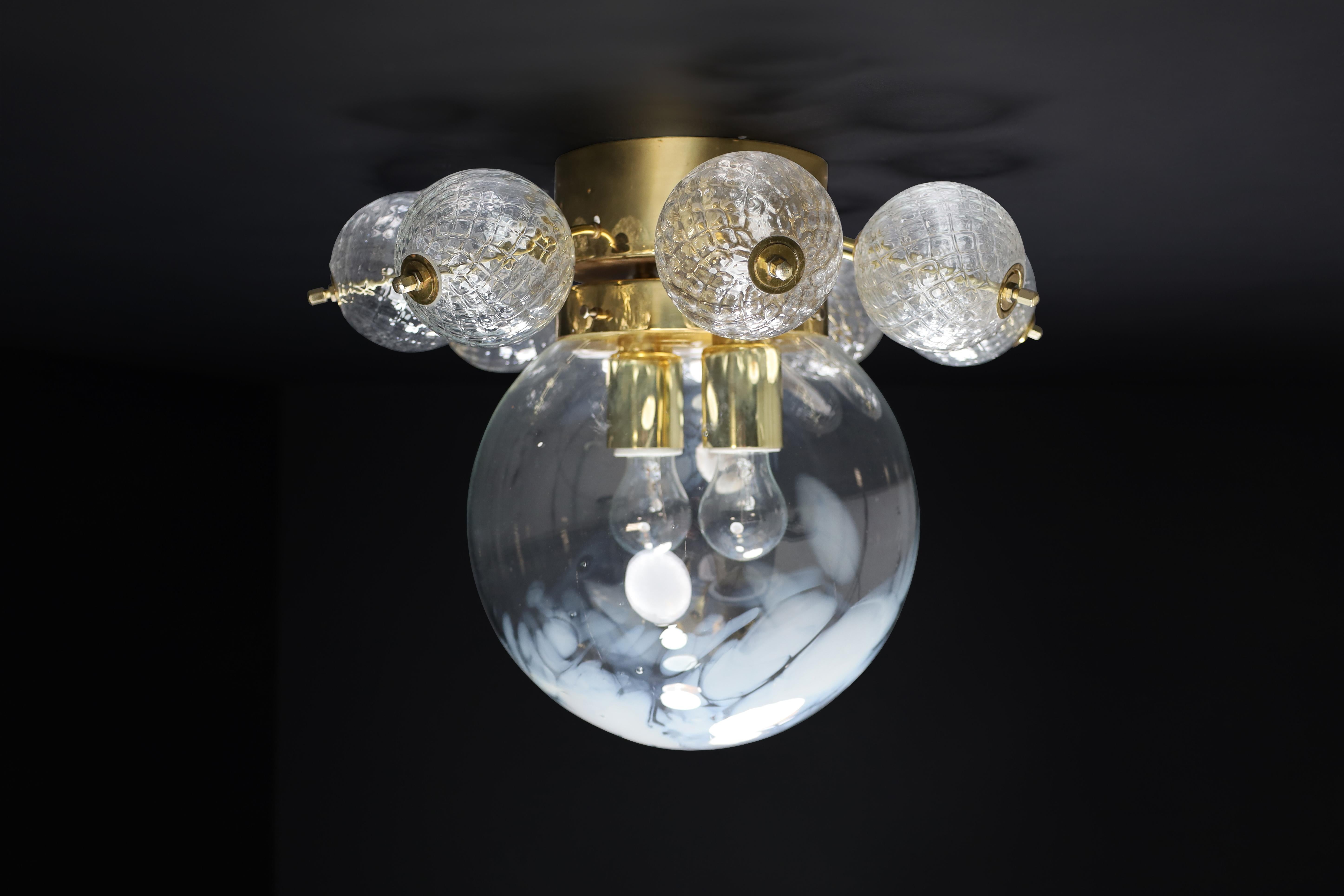 Lampada da soffitto a incasso in vetro di Boemia, Praga, anni '60 - 4 disponibili In condizioni buone in vendita a Almelo, NL