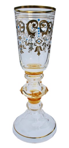 Bote con pie de cristal de Bohemia con decoración de pan de oro