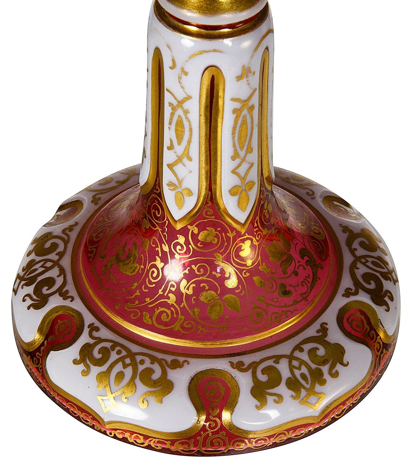 Dipinto a mano Calice in vetro di Boemia, circa 1900 in vendita