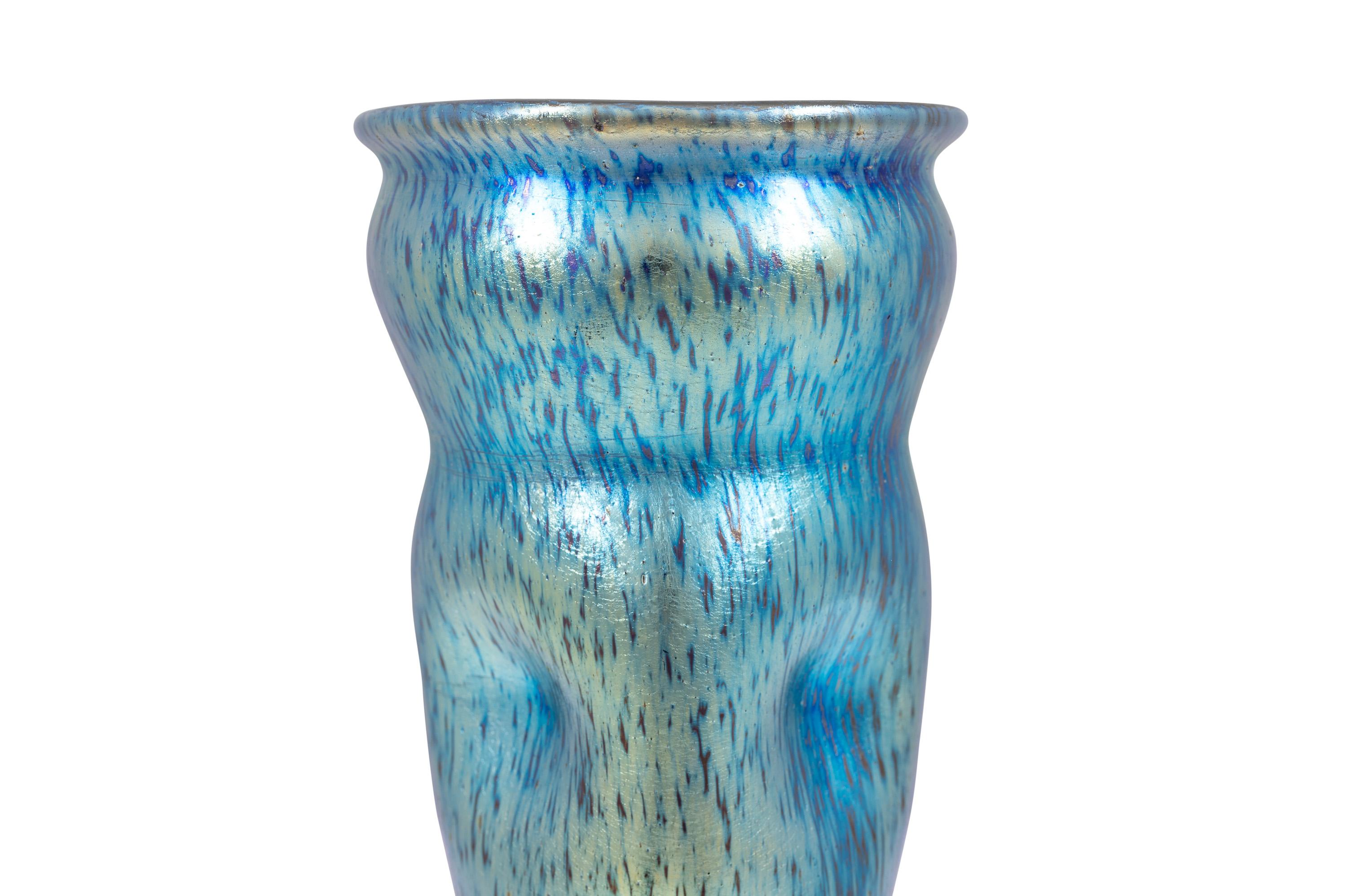 XX secolo Vaso di vetro boemo Loetz del 1900 circa Art Nouveau Jugendstil Blu Silver in vendita