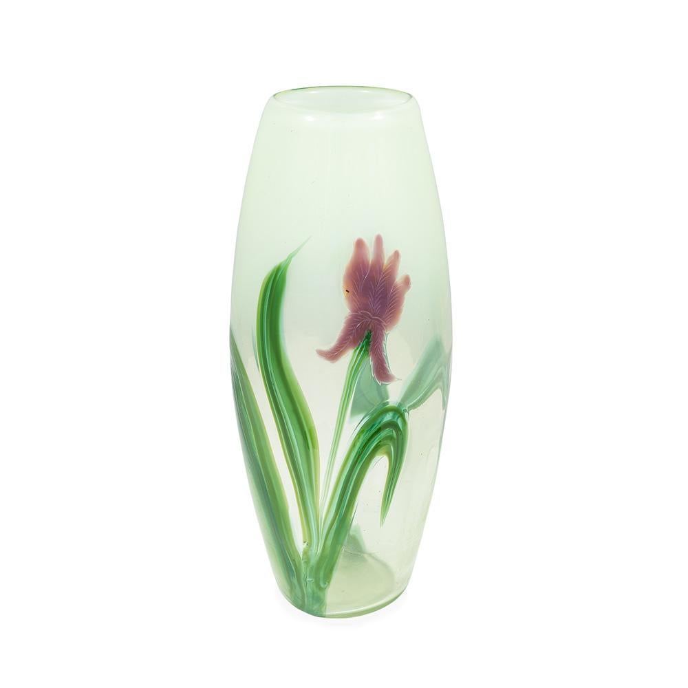 Vase en verre de Bohême Loetz Glass circa 1900 Flower Art Nouveau Jugendstil Green Red