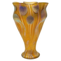Vase en verre de Bohème Loetz Glass circa 1901 Viennese Art Nouveau Yellow Gold Silver
