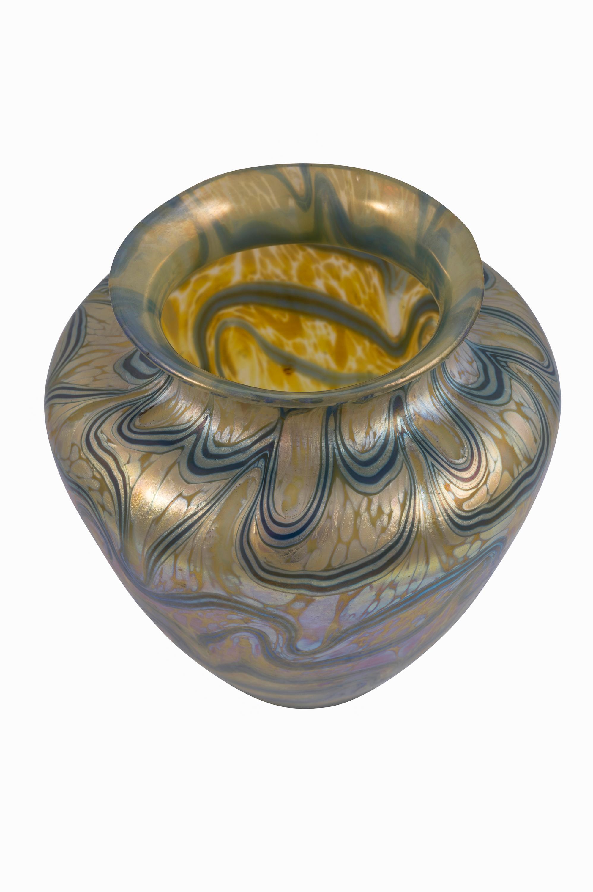 Austrian Bohemian Glass Vase Loetz PG 1/104 circa 1901 Viennese Art Nouveau signed For Sale