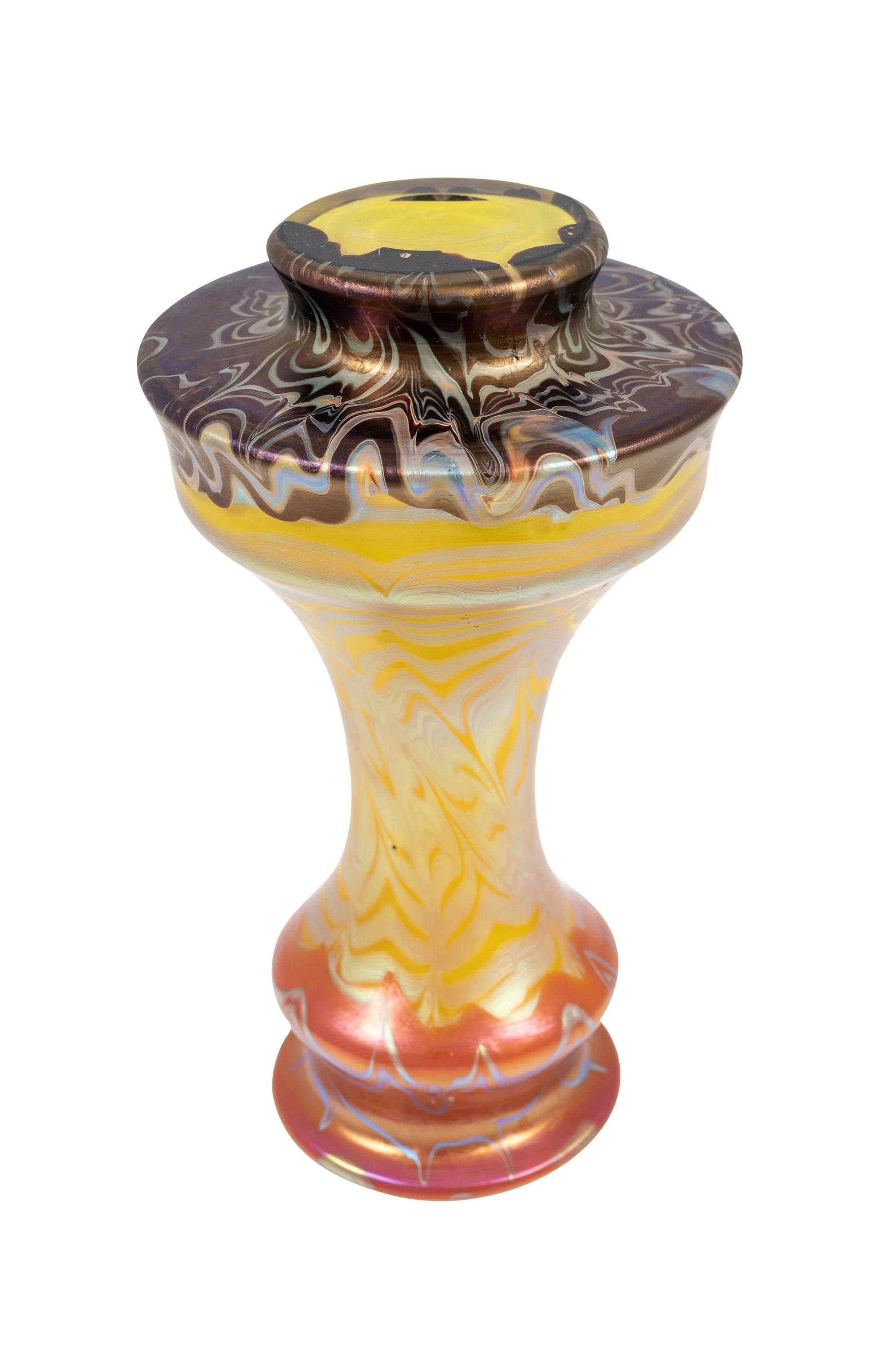 20ième siècle Vase en verre de Bohême Loetz PG 358 circa 1900 Art Nouveau en vente