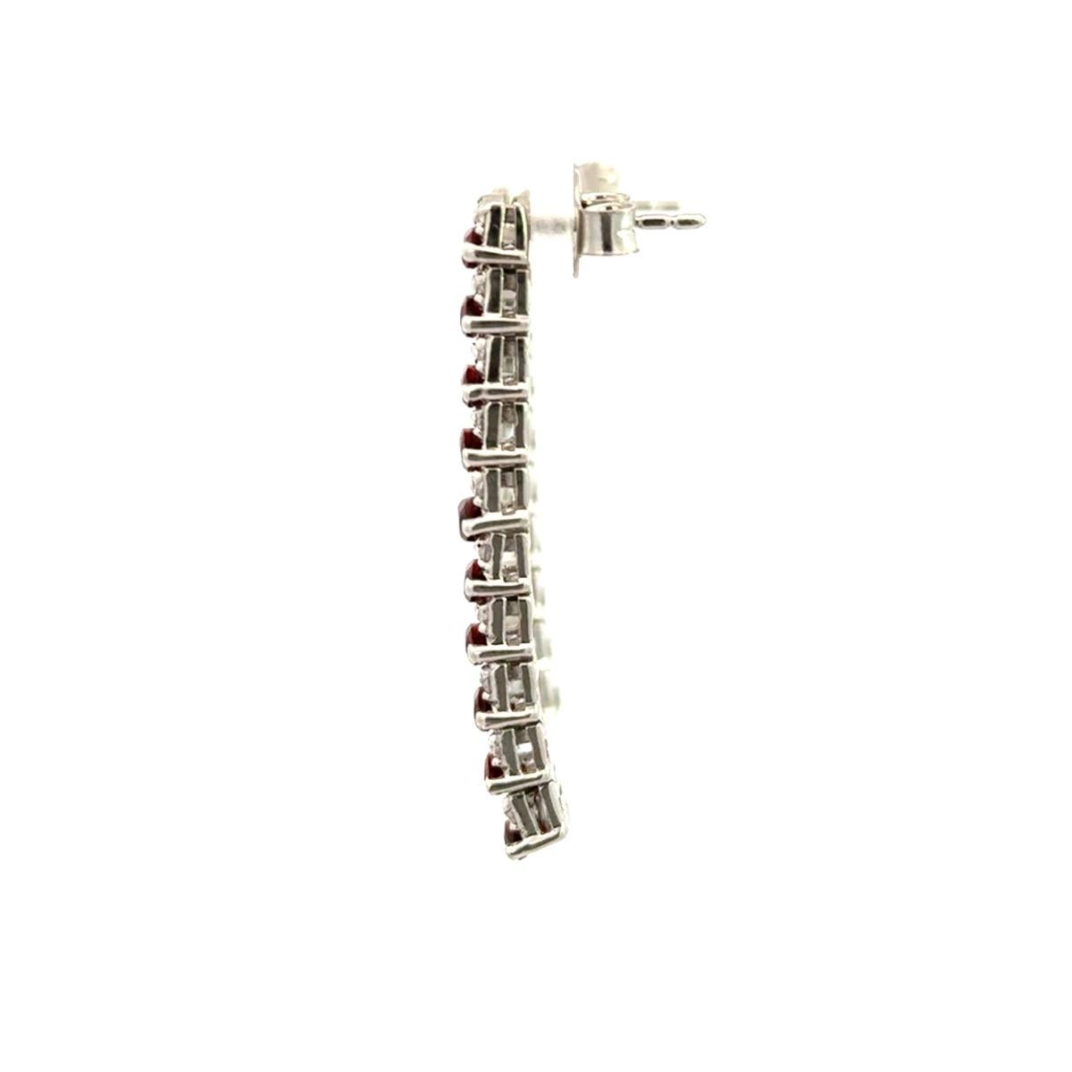 Orecchini a pendente lunghi e bohémien in granato lineare Made Solid Silver 925 per la mamma In condizioni Nuovo in vendita a New York, NY