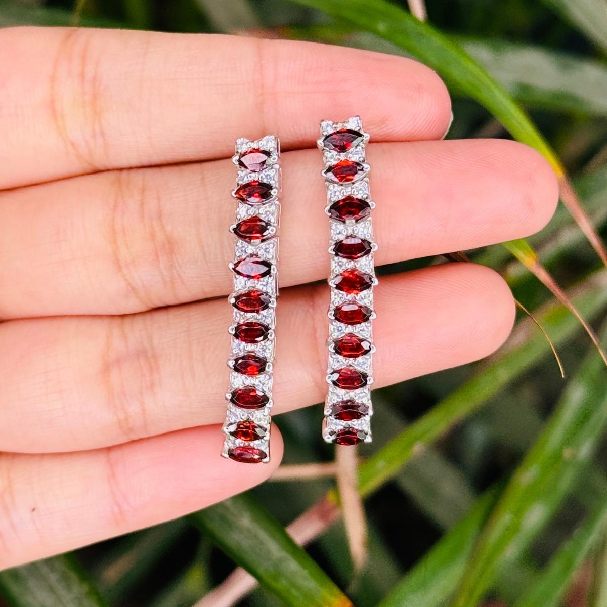 Bohemian Long Garnet Linear Dangle Earrings Made in 925 Solid Silver for Women For Sale 2