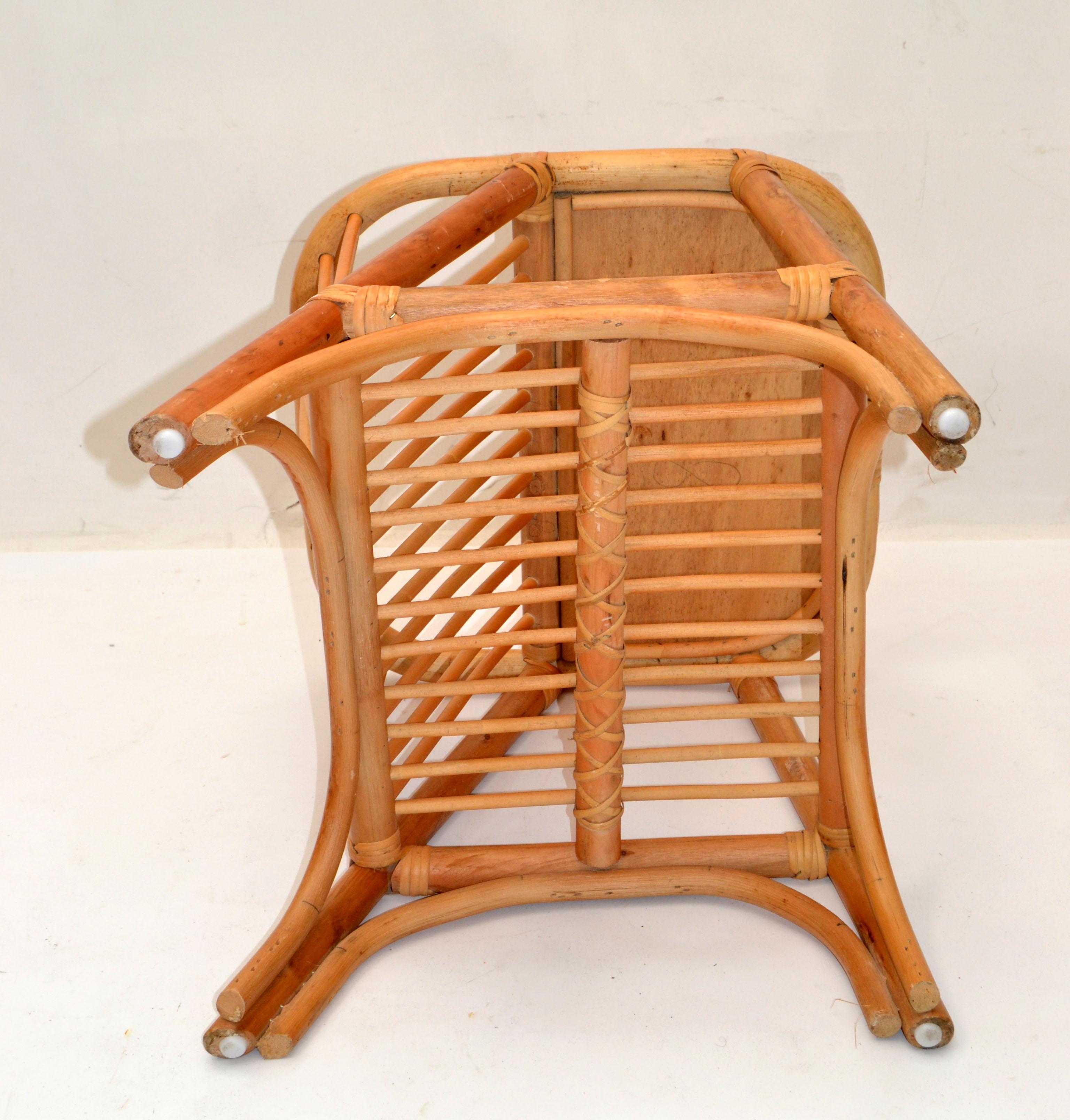 Table d'appoint porte-revues en bambou et rotin, fabriquée à la main, de style bohème, mi-siècle moderne en vente 2
