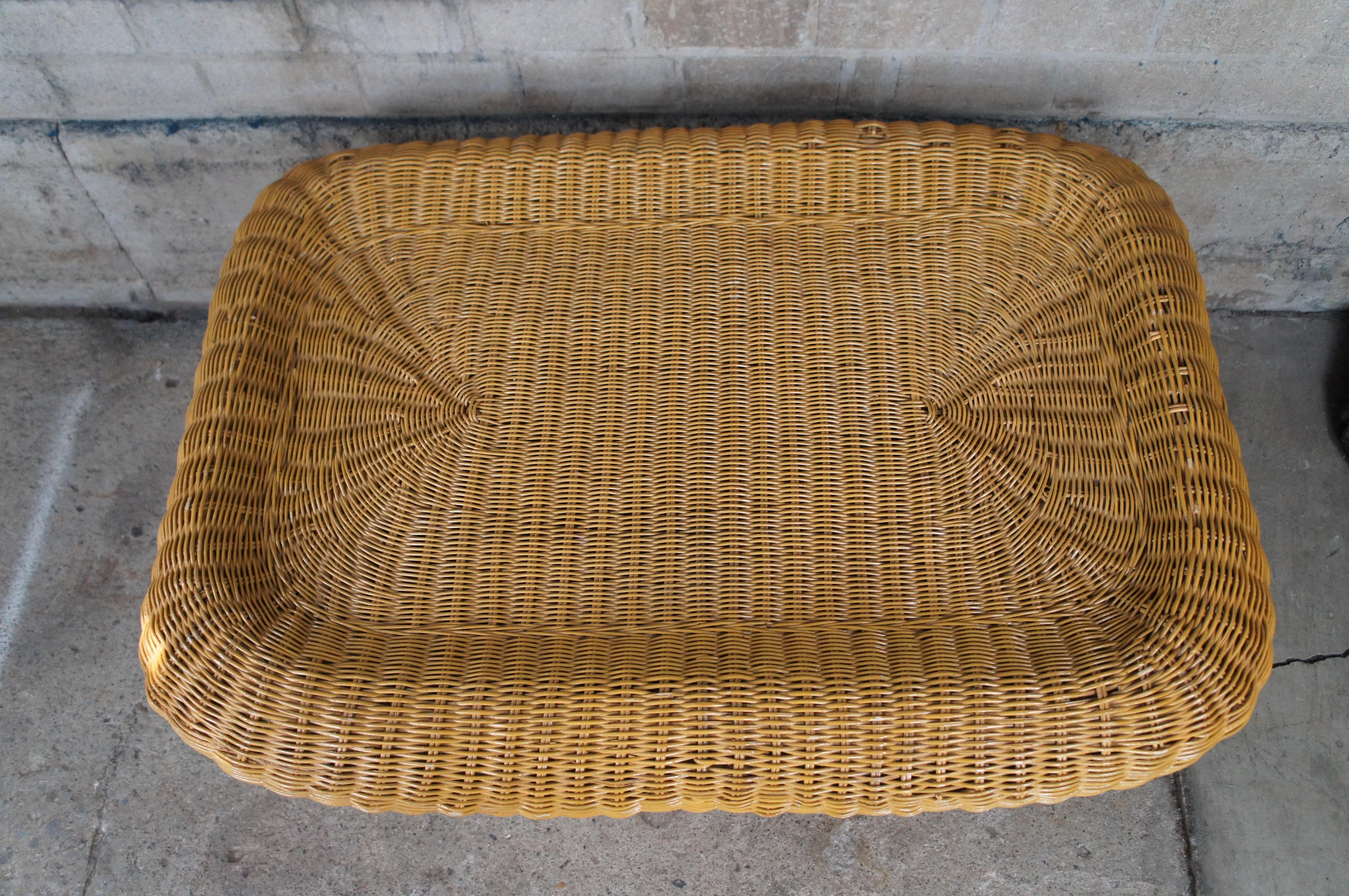 20ième siècle Table basse en osier tressé, rotin, bambou, table à café, ottoman 47