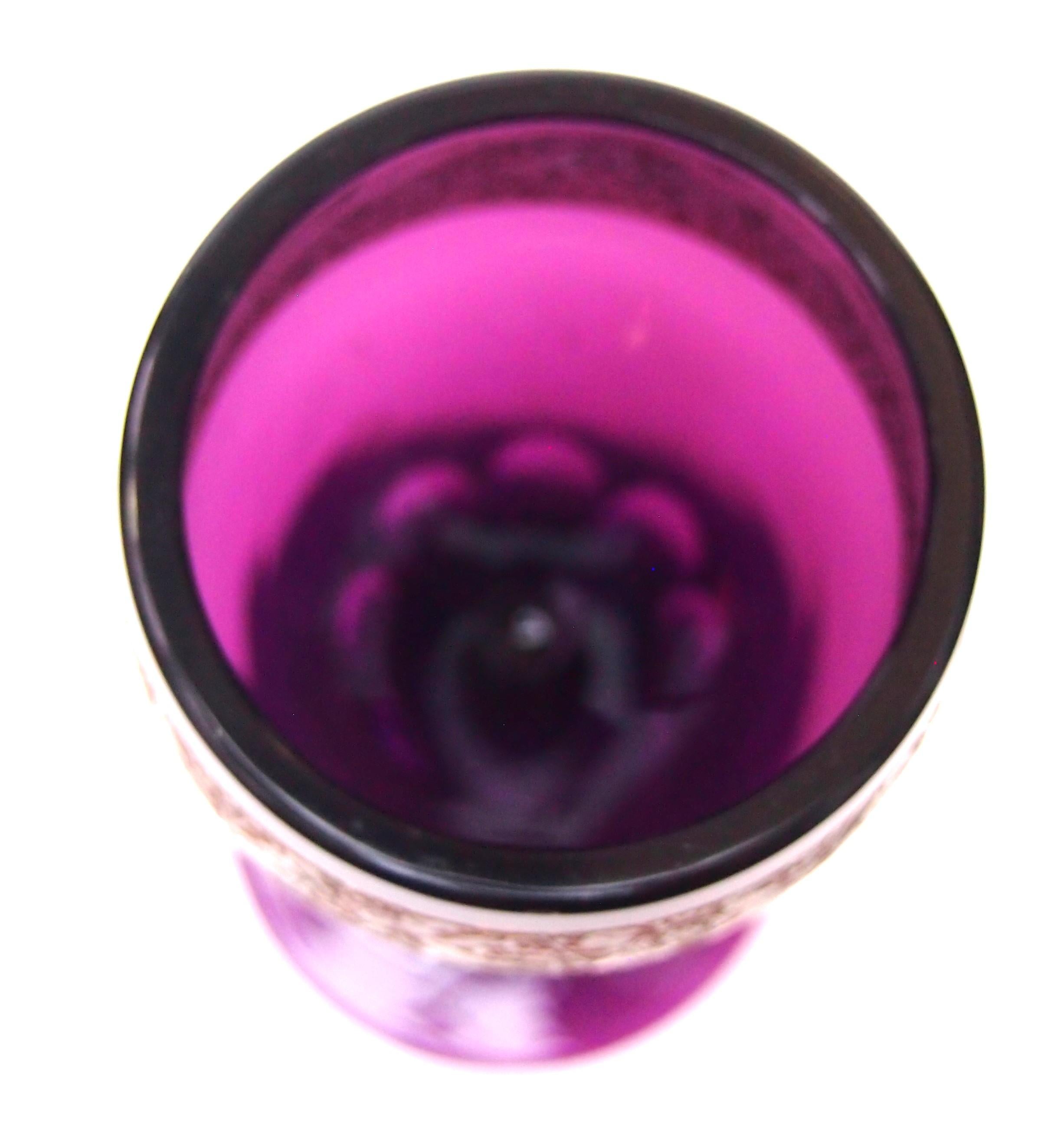 Début du 20ème siècle Vase Art Déco bohème Moser en verre violet ornemental, 1920 en vente