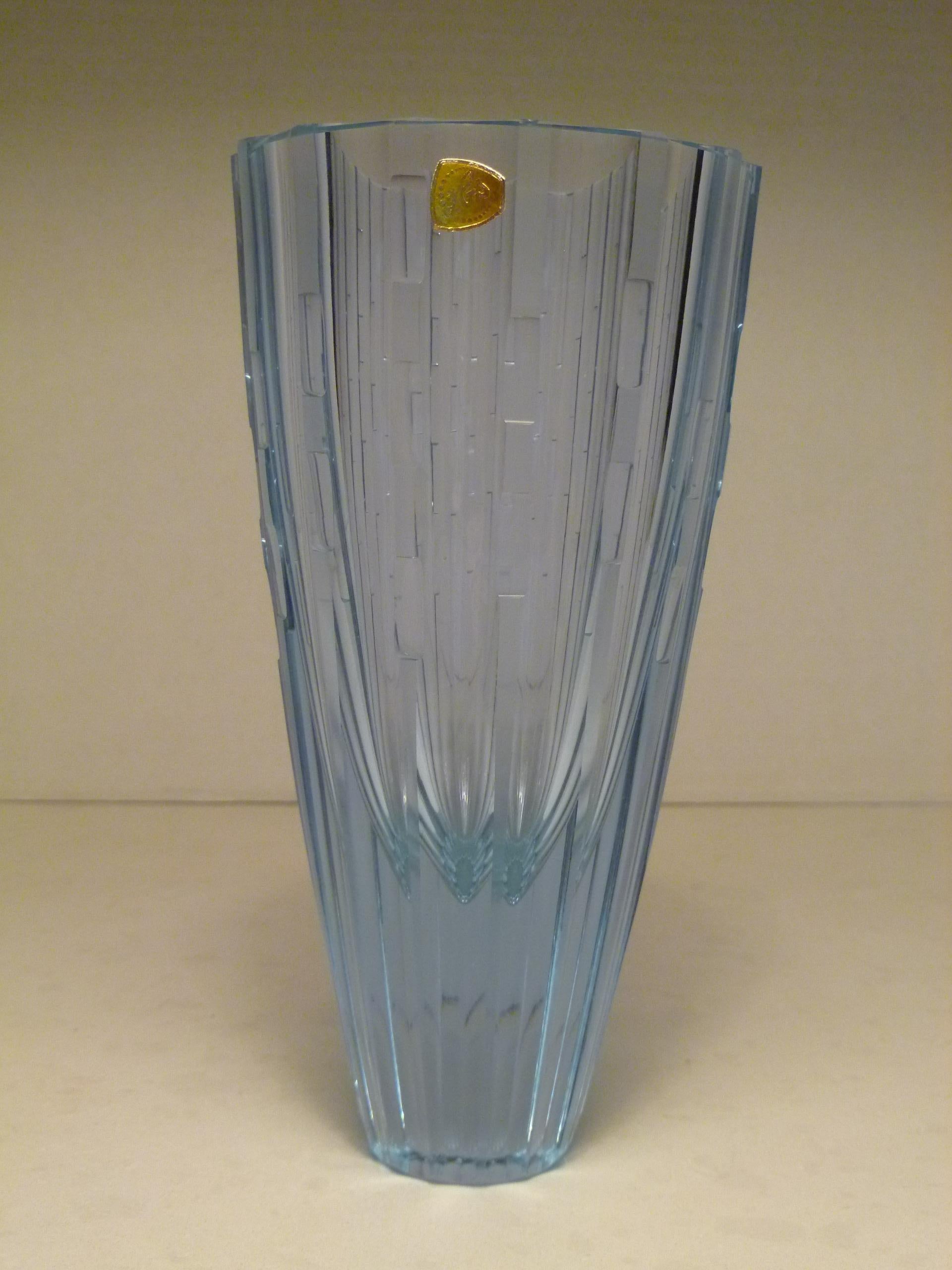 Fascinating 1960s Neodymiun crystal vase, sometimes called Alexandrite, by Zeleznobrodské Sklo Glassworks, ZBS, in Zelesny Brod, Czechoslovakia. Masterful scalloped rib design with vertical rectangular cuts. Neodymiun dye compounds began to be added
