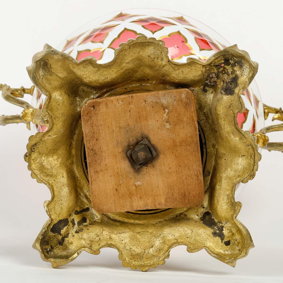 Schale aus böhmischem Opal mit Überzug und vergoldeter Bronze, 19. Jahrhundert. im Angebot 2
