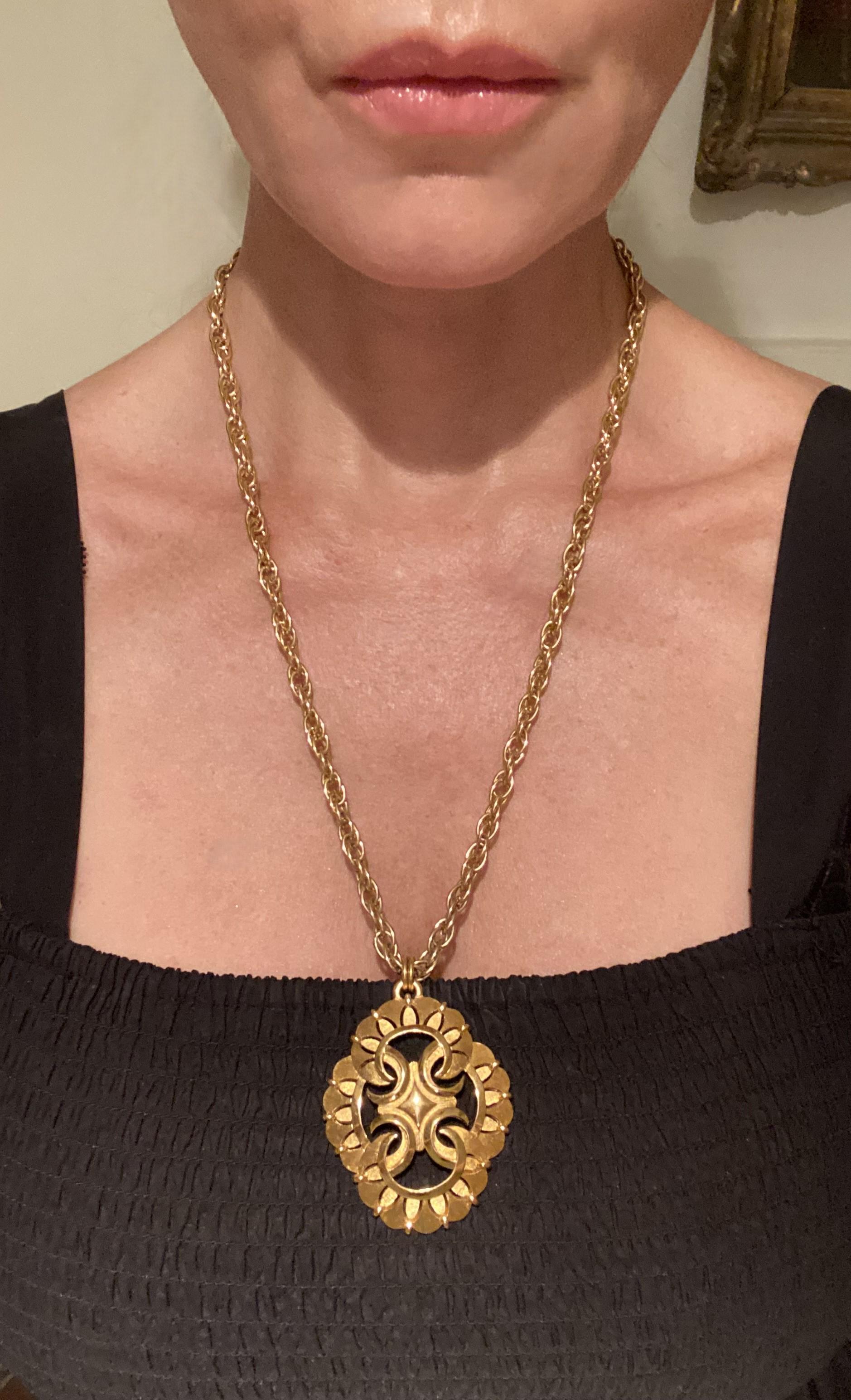 Bohemian Pendant Necklace Trifari In Excellent Condition For Sale In New York, NY