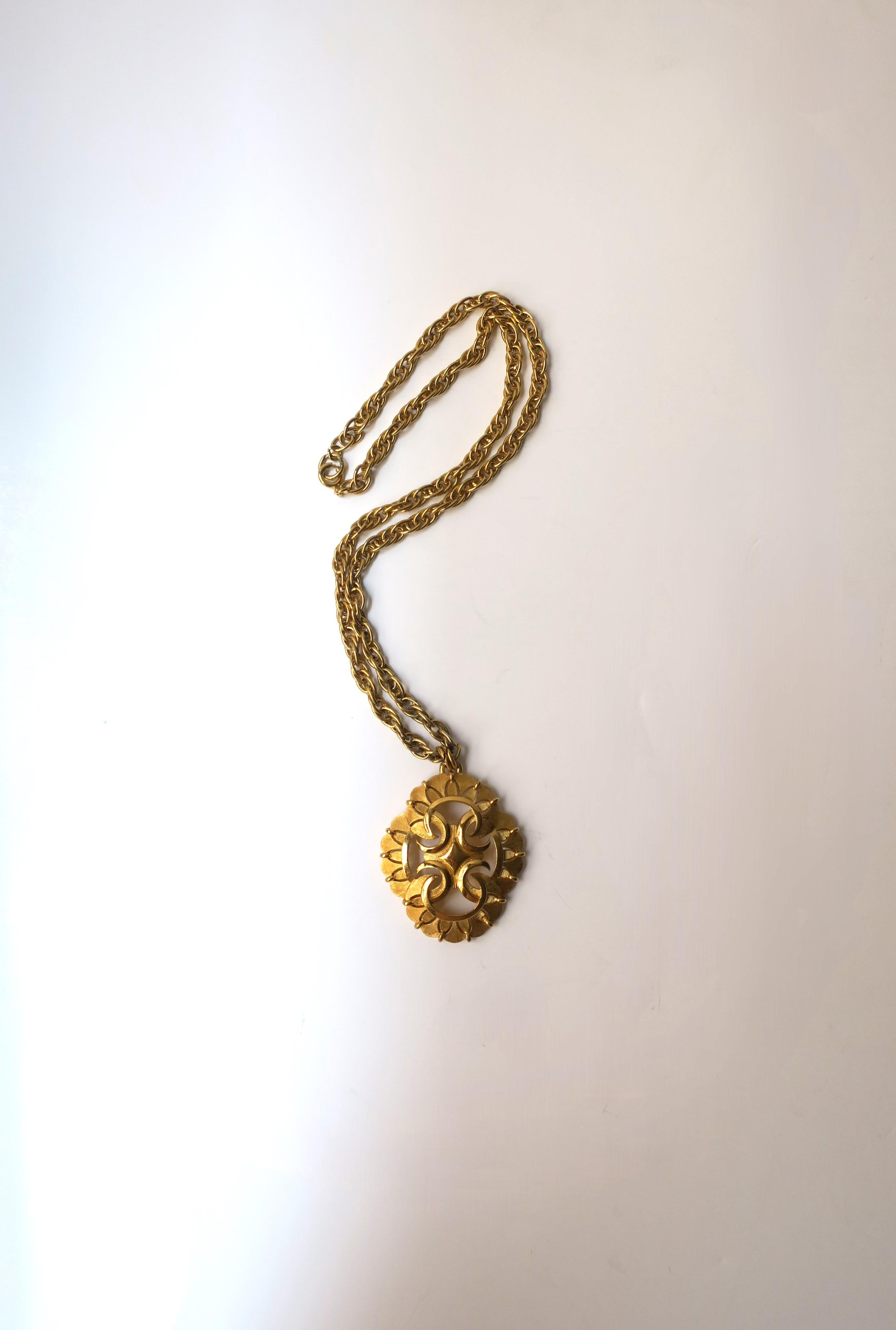 Bohemian Pendant Necklace Trifari For Sale 2