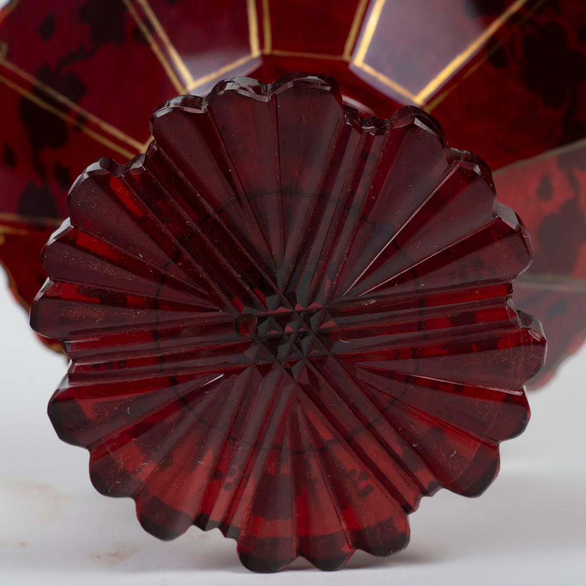 Bohemian Red Enamelled Crystal Bowl, 19th Century, Napoleon III Period. In Good Condition For Sale In Saint-Ouen, FR