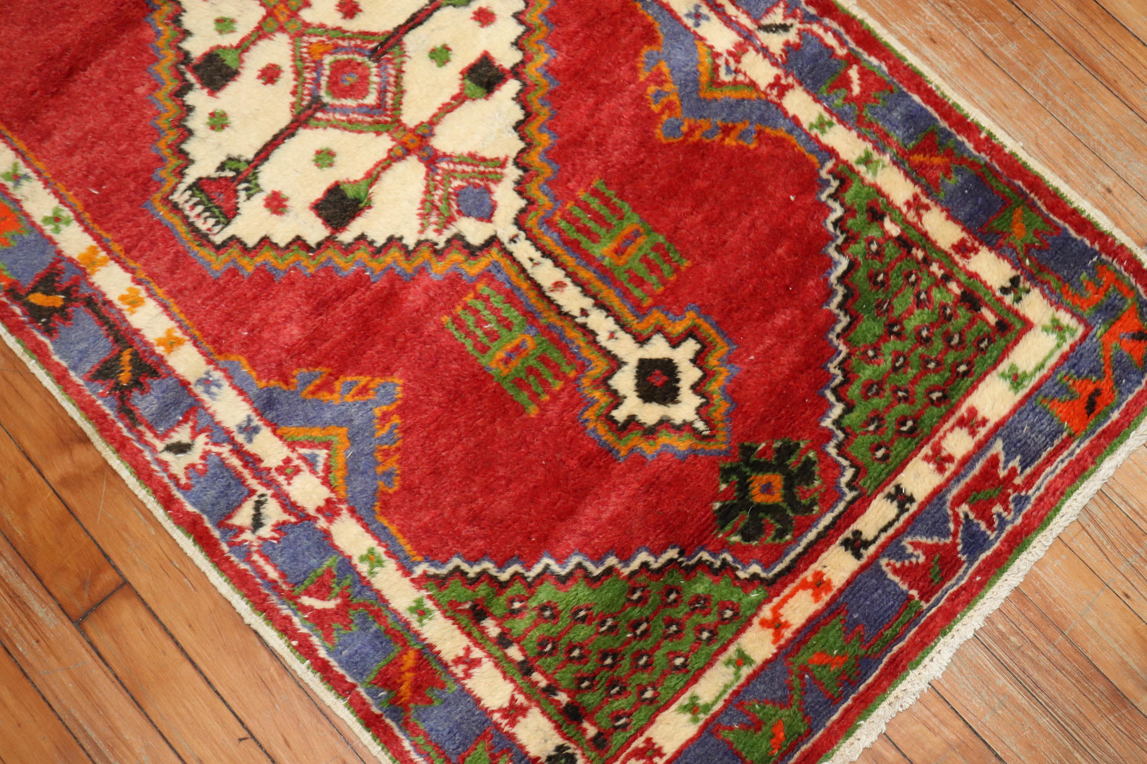 A one of a kind vintage colorful Turkish Oushak decorative throw rug.

Size: 2'8