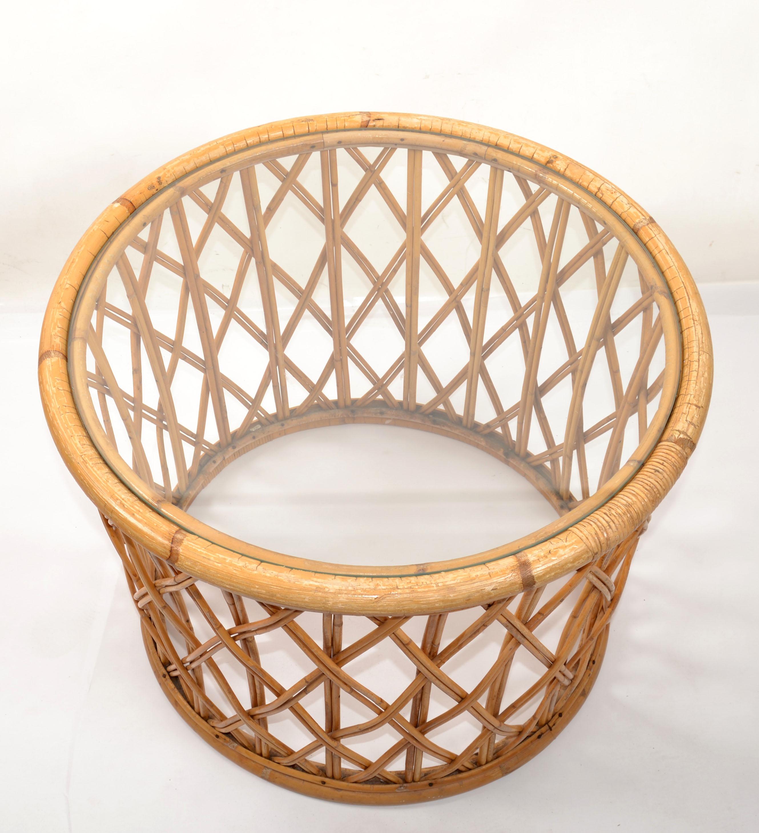 20th Century Bohemian Round Bend Bambo Rattan Reed, Wicker Coffee or Cocktail Table Glass Top For Sale