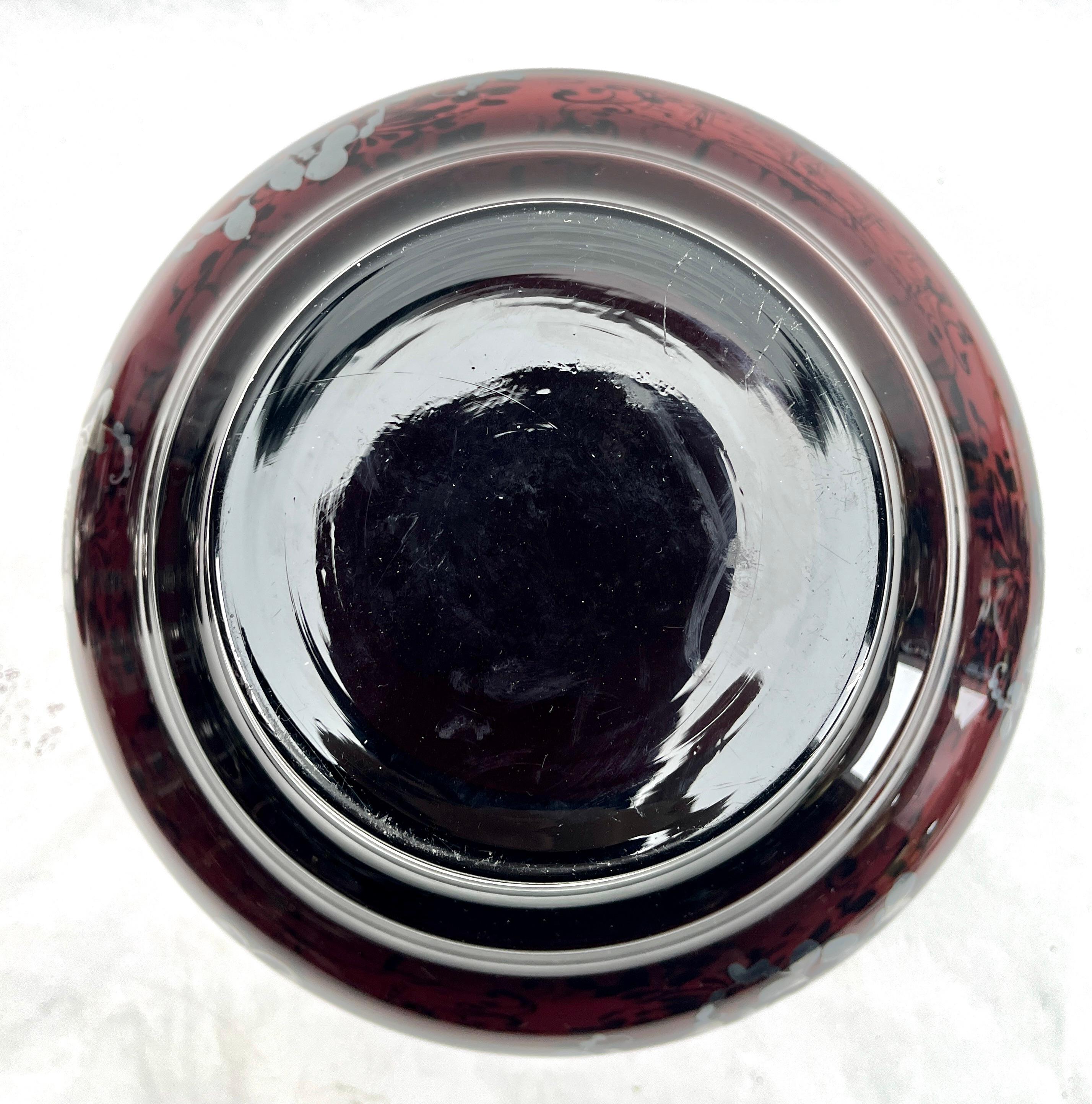 Böhmische, handgefertigte Glasschale mit Deckel aus böhmischem Silber  im Angebot 9