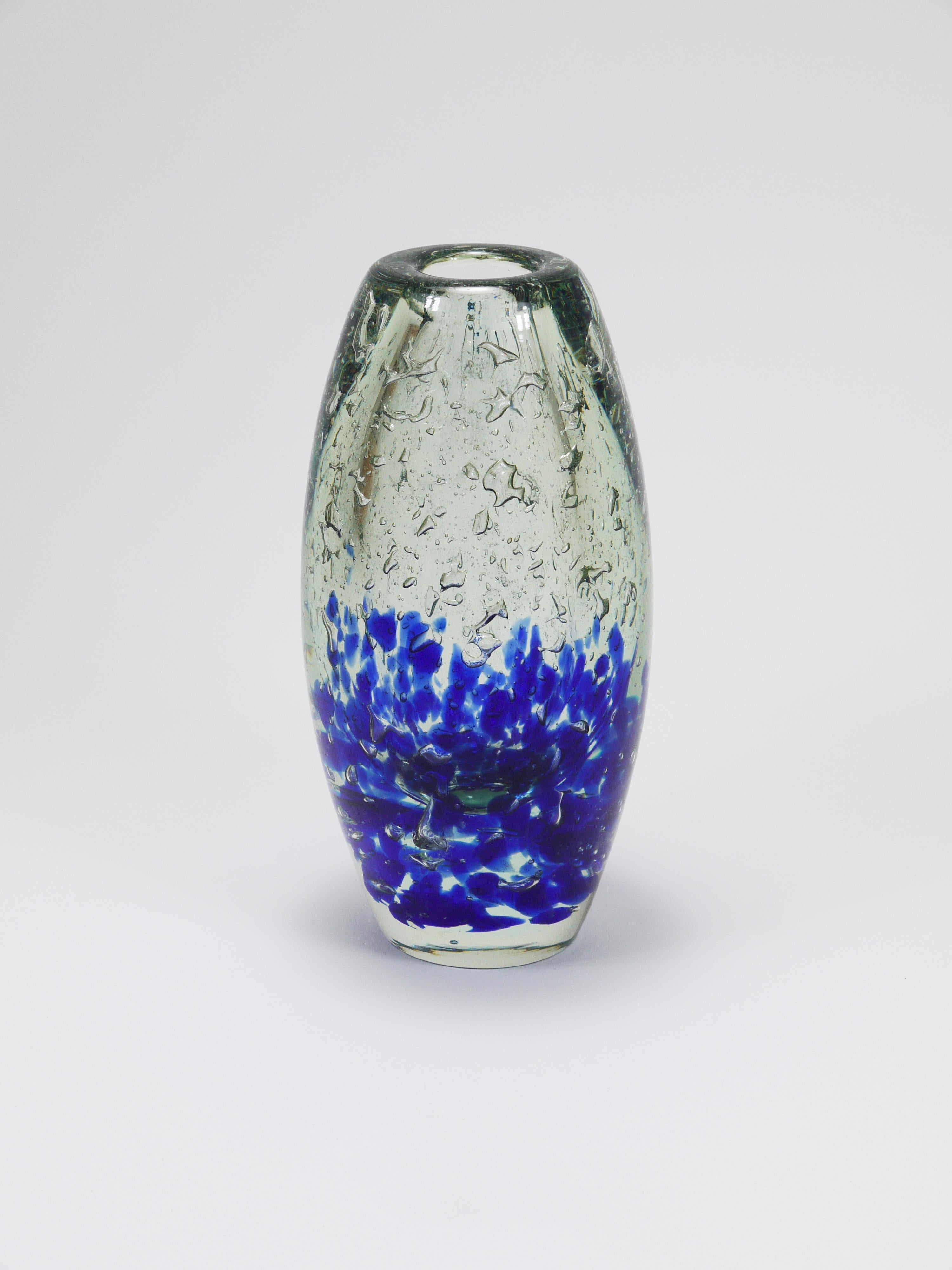 Mid-Century moderno Vaso Sommerso in vetro di Studio Bohemian, Jaroslav Svoboda, Skrdlovice Beranek, anni '70 in vendita