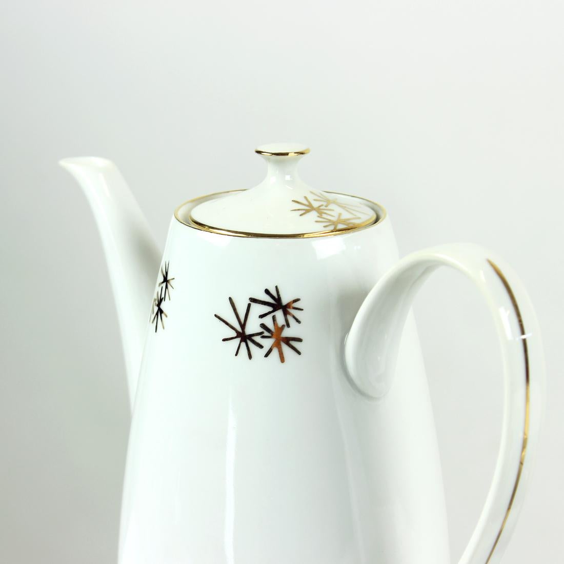 Bohemian Tea Set in Porcelain & Gold, Czechoslovakia 1950s For Sale 5