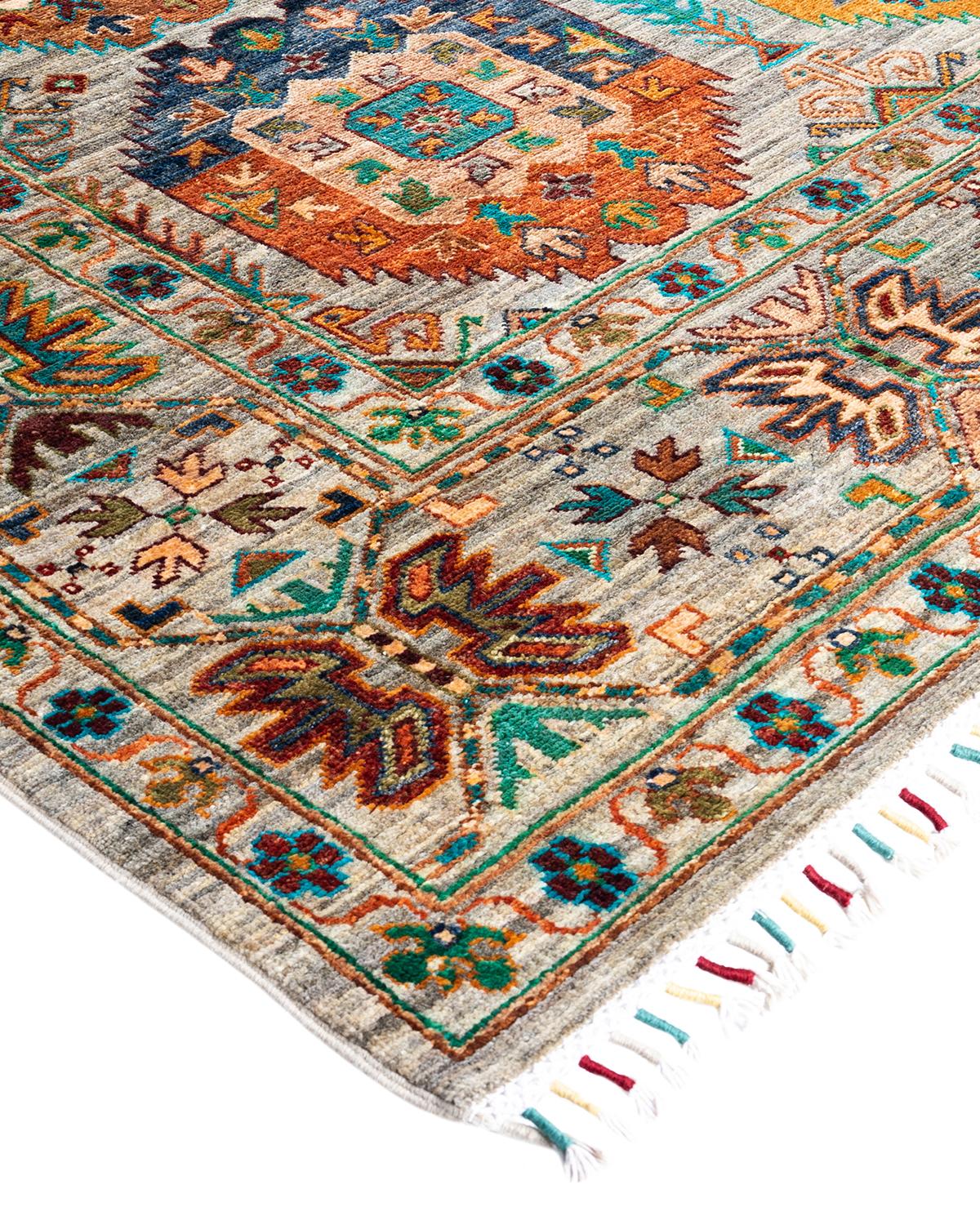 La riche tradition textile de l'Afrique occidentale a inspiré la collection Tribal de tapis noués à la main. Incorporant un mélange de motifs géométriques, dans des palettes allant de la terre à la vivacité, ces tapis apportent un sentiment