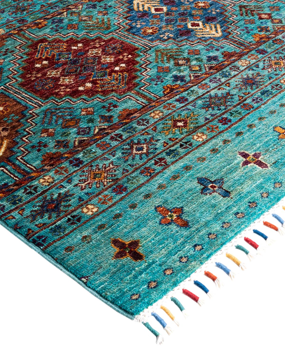 La riche tradition textile de l'Afrique occidentale a inspiré la collection Tribal de tapis noués à la main. Incorporant un mélange de motifs géométriques, dans des palettes allant de la terre à la vivacité, ces tapis apportent un sentiment