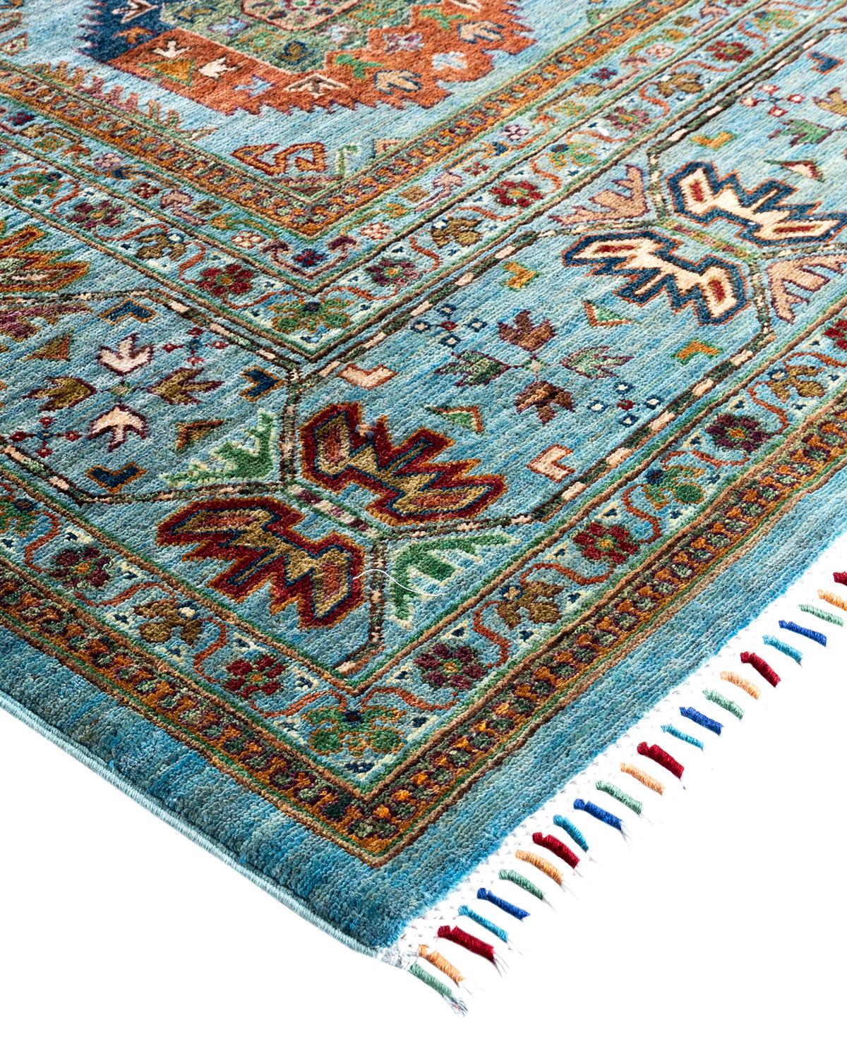 La riche tradition textile de l'Afrique occidentale a inspiré la collection Tribal de tapis noués à la main. Incorporant un mélange de motifs géométriques, dans des palettes allant de la terre à la vivacité, ces tapis apportent un sentiment