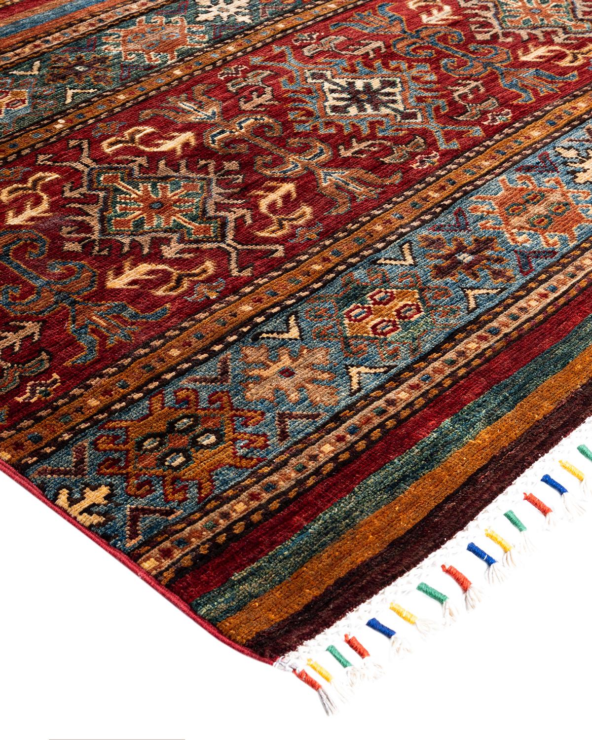 La riche tradition textile de l'Afrique occidentale a inspiré la collection Tribal de tapis noués à la main. Incorporant un mélange de motifs géométriques, dans des palettes allant de la terre à la vivacité, ces tapis apportent un sentiment