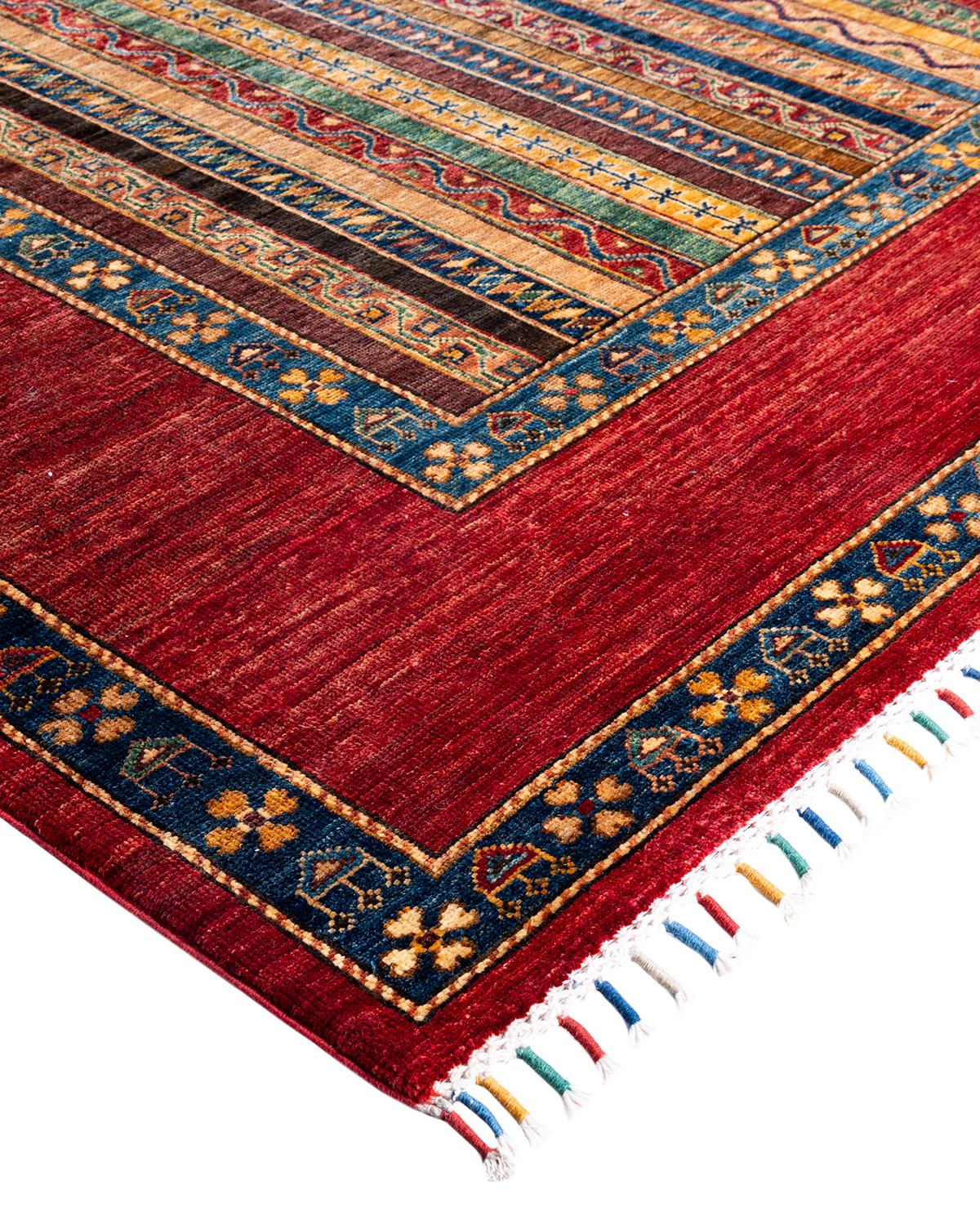 La riche tradition textile de l'Afrique occidentale a inspiré la collection Tribal de tapis noués à la main. Incorporant un mélange de motifs géométriques, dans des palettes allant de la terre à la vivacité, ces tapis apportent un sentiment