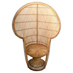 Bohemian Vintage Handgefertigter Pfauenstuhl aus Korbweide, Rattan und Schilf in Beige & Schwarz, Bohemian Vintage