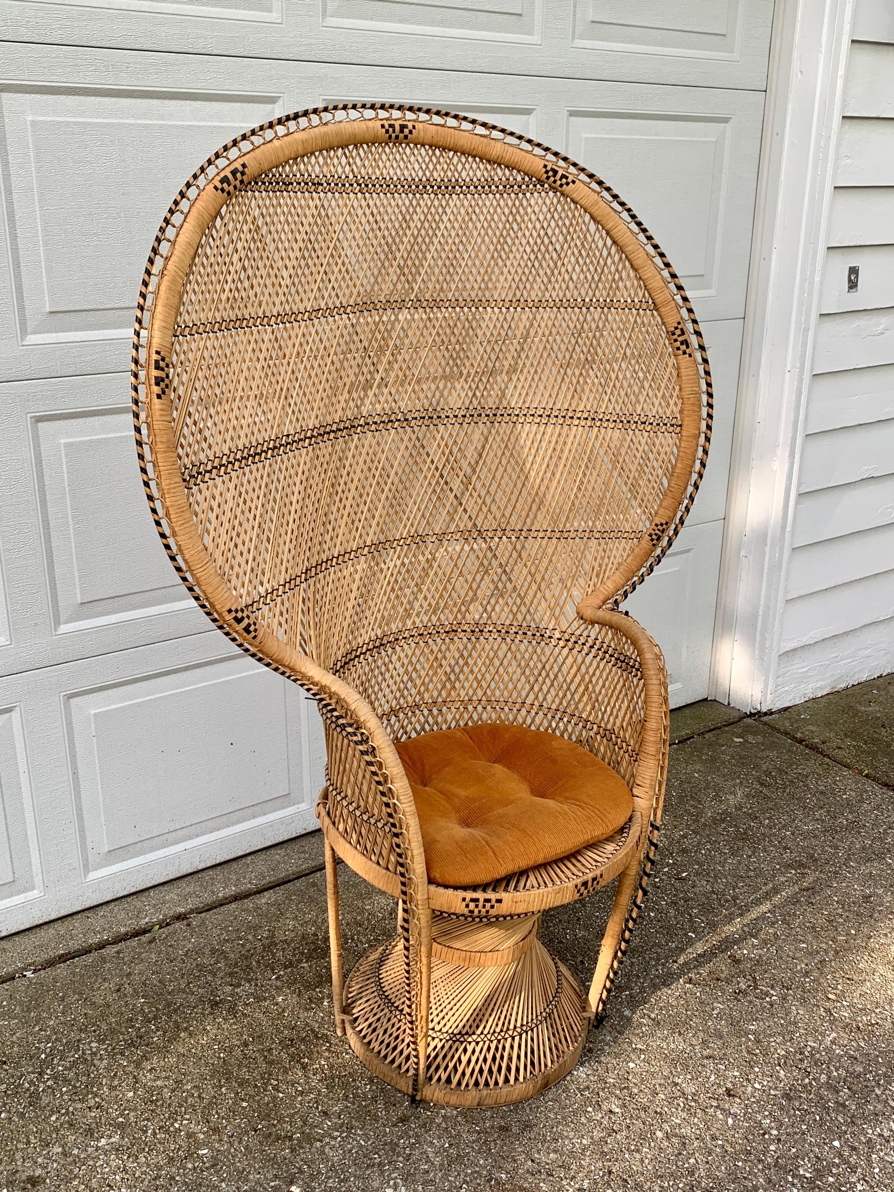 20th Century Bohemian Wicker Emanuelle Peacock Chair For Sale