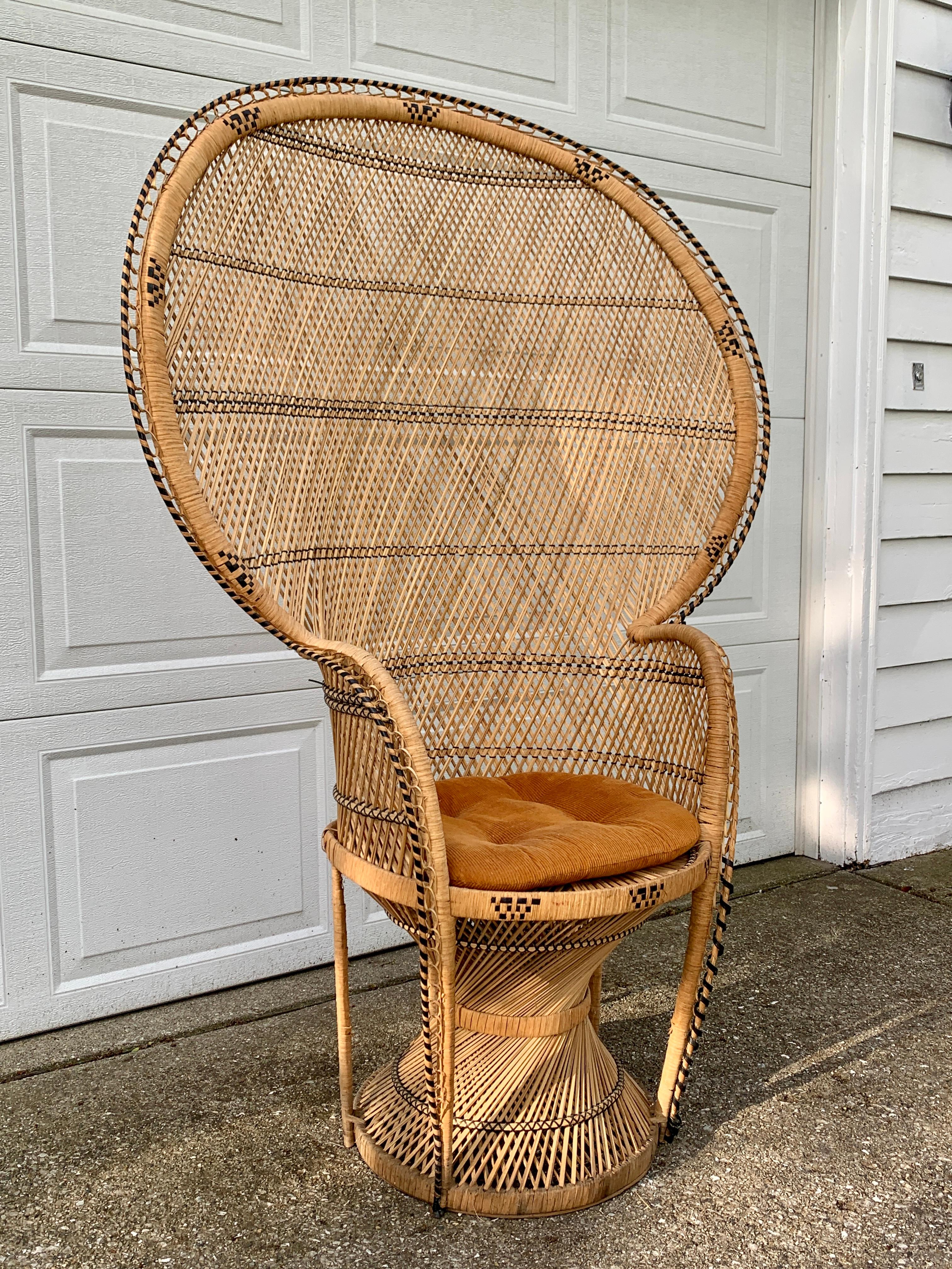 Bohemian Wicker Emanuelle Peacock Chair For Sale 1