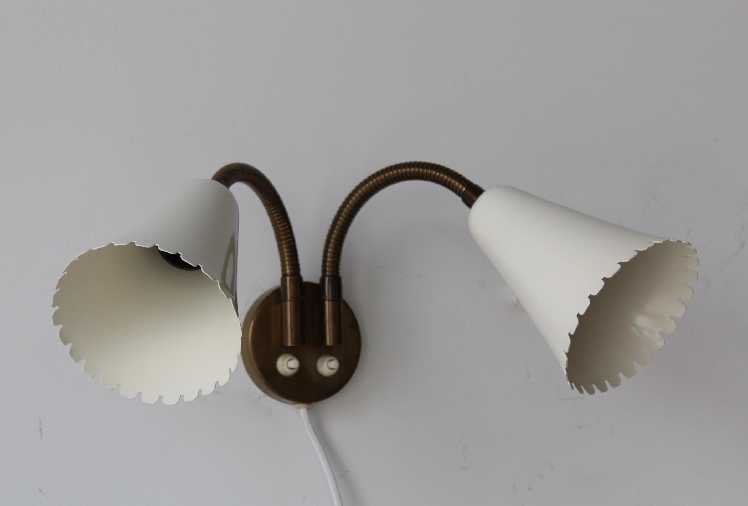 Mid-Century Modern Böhlmarks, Adjustable Wall Light / Sconce, Brass, Lacquer Metal, Sweden, 1950s