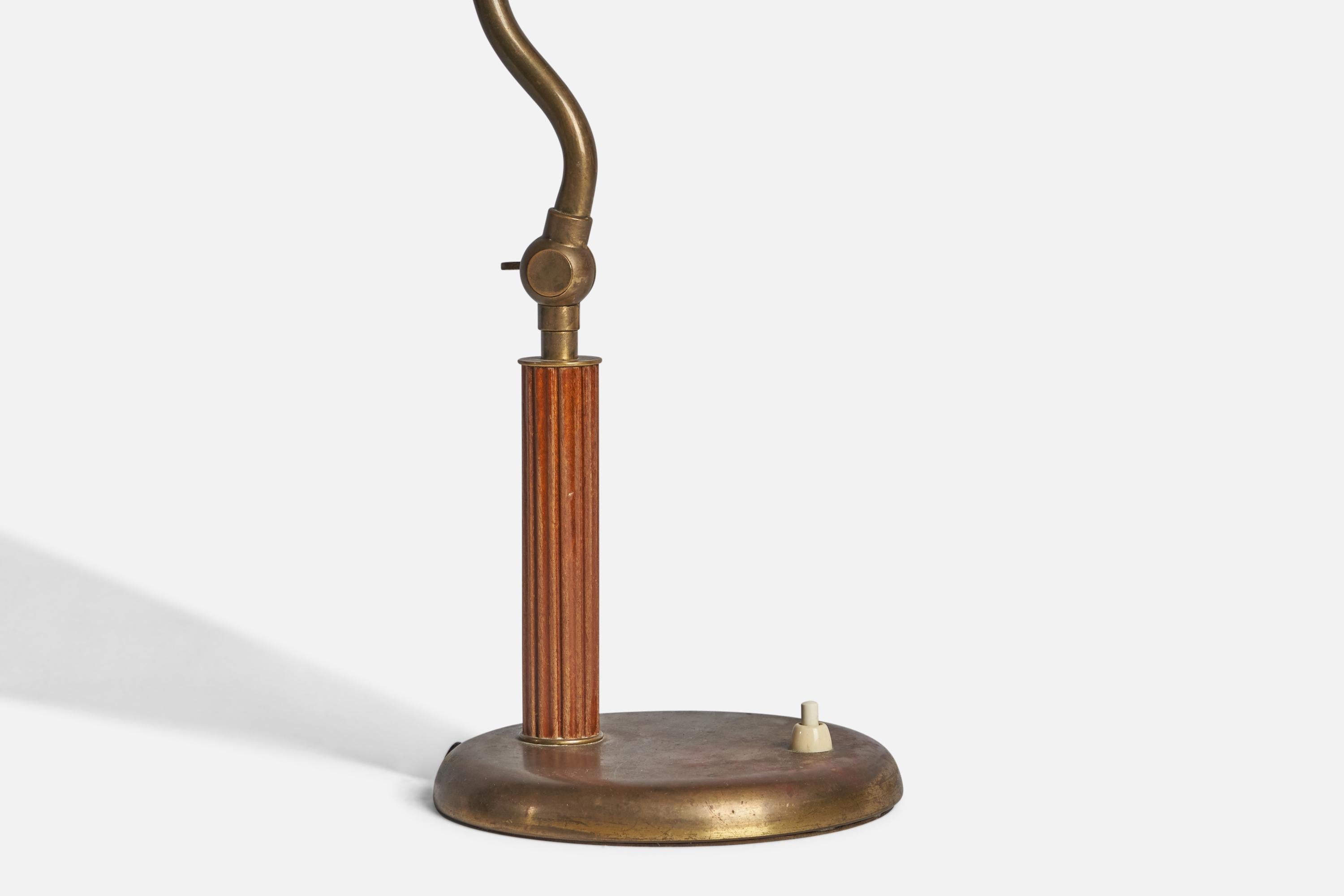 Böhlmarks Attribution, Table Lamp, Brass, Elm, Sweden, 1930s In Good Condition For Sale In High Point, NC