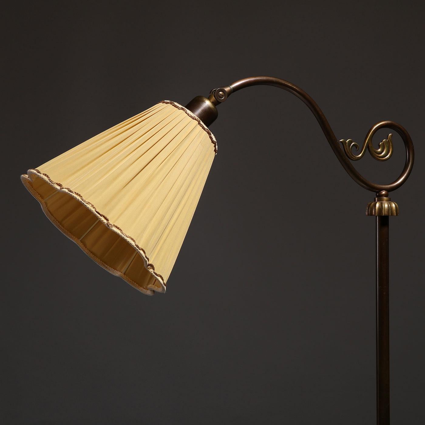 Suédois Lampadaire Grace en laiton, Böhlmarks, Suède, années 1930 en vente