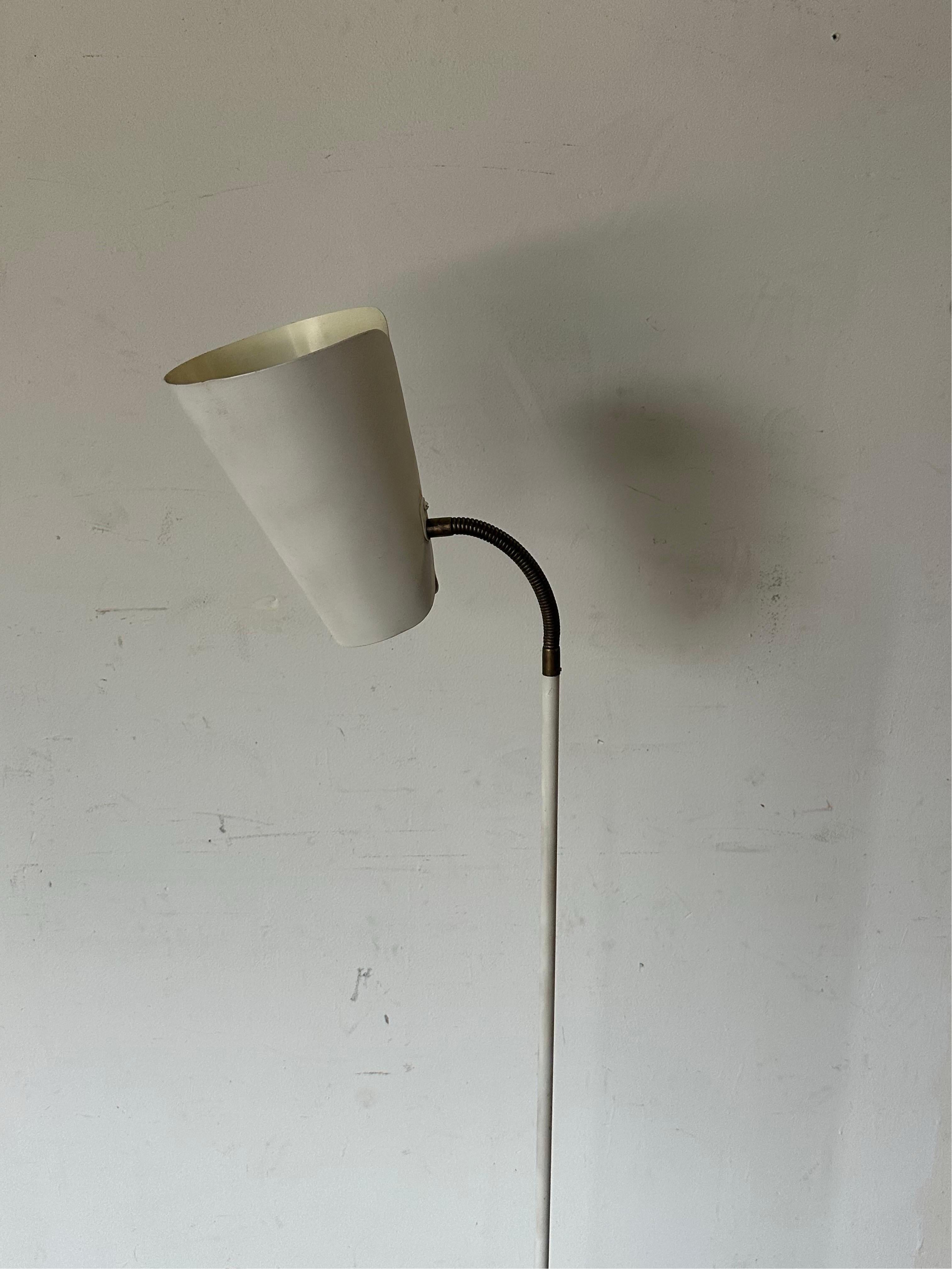 Bohlmarks of Sweden Midcentury Modern Gooseneck Floor Lamp with Elegant Shade In Fair Condition For Sale In Brooklyn, NY