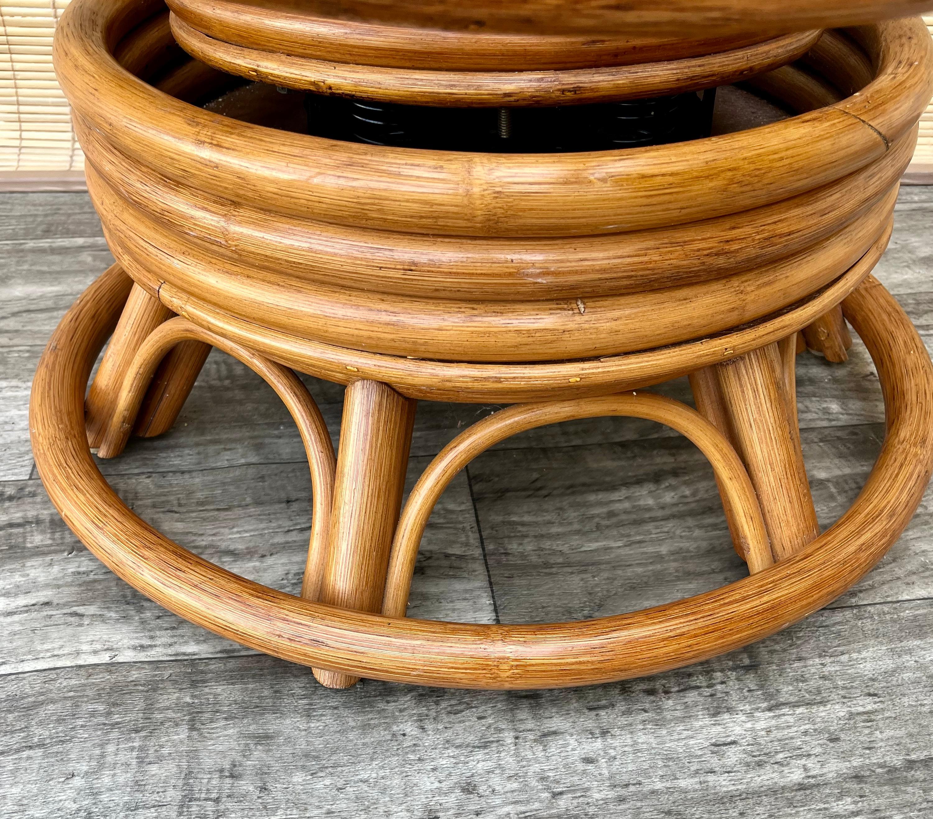 Dreh-Loungesessel aus gebogenem Rattan von Boho in der Art von Paul Frankl. Circa 1970er Jahre im Angebot 4