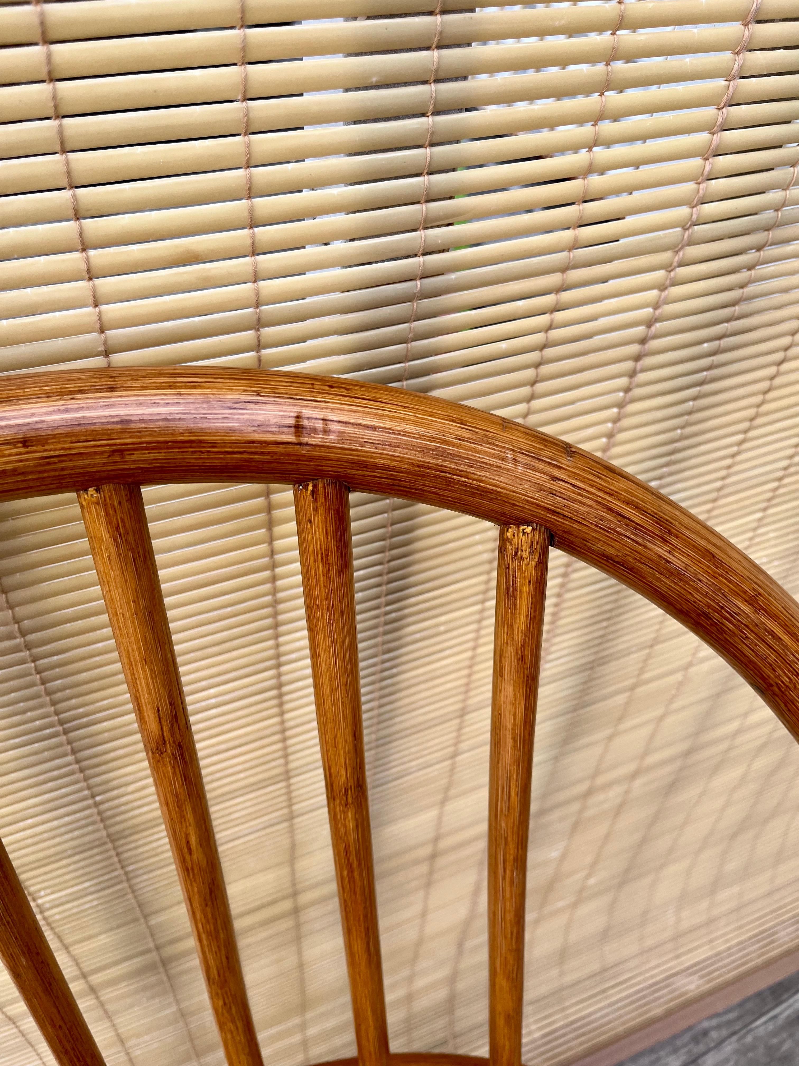 Dreh-Loungesessel aus gebogenem Rattan von Boho in der Art von Paul Frankl. Circa 1970er Jahre im Angebot 5