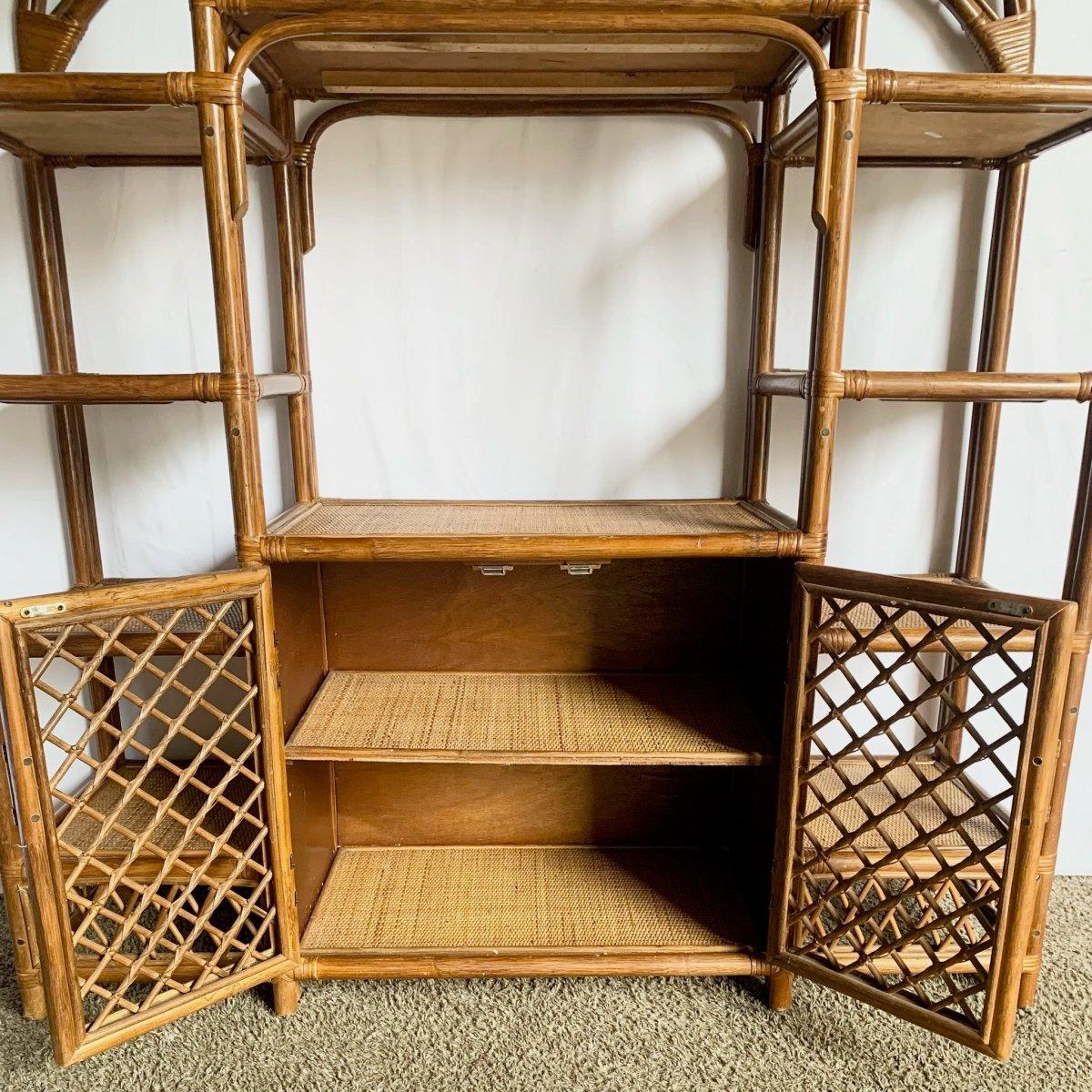 Boho Chic Arch Top Rattan Etagere im Angebot 1