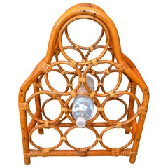 Cesta de almacenamiento de nueve botellas de vino en ratán de bambú boho chic de mediados del siglo XX