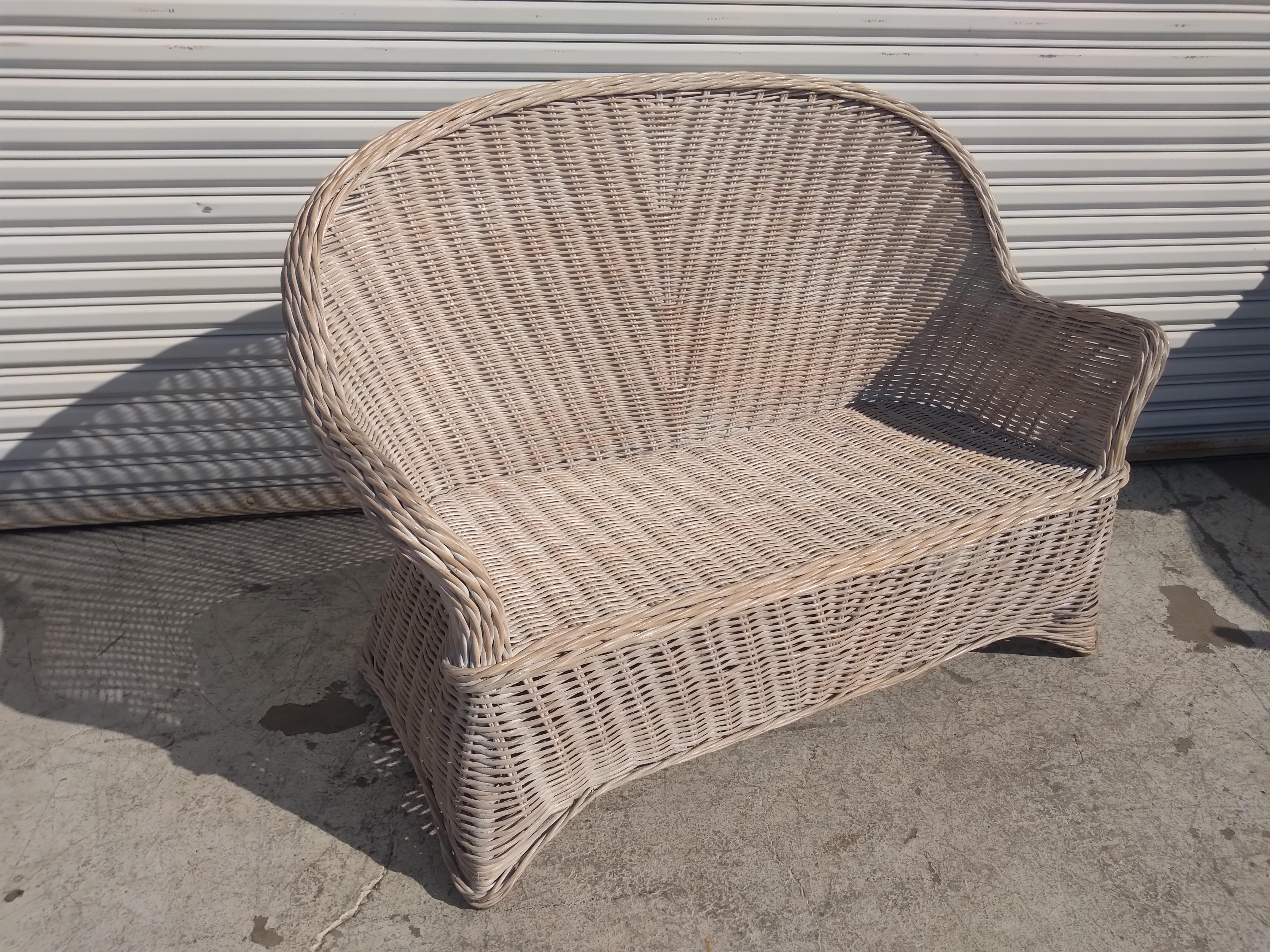 Sofá boho chic de bambú y ratán Tapicería en venta