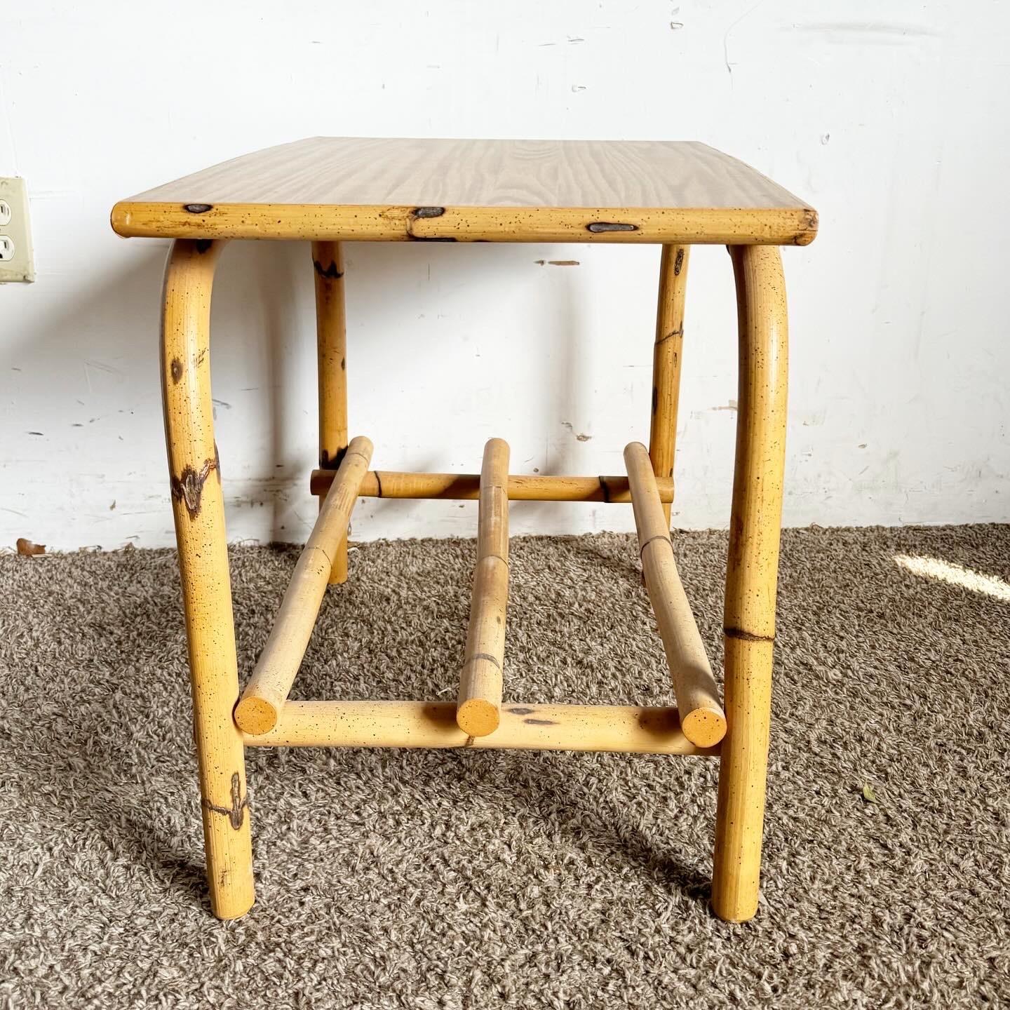 Bambou Table d'appoint Boho Chic en bambou et stratifié Wood Grain en vente